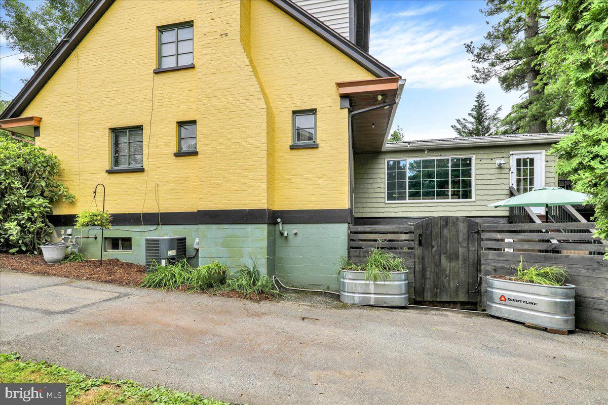 SCHOOL LANE HILLS - Residential