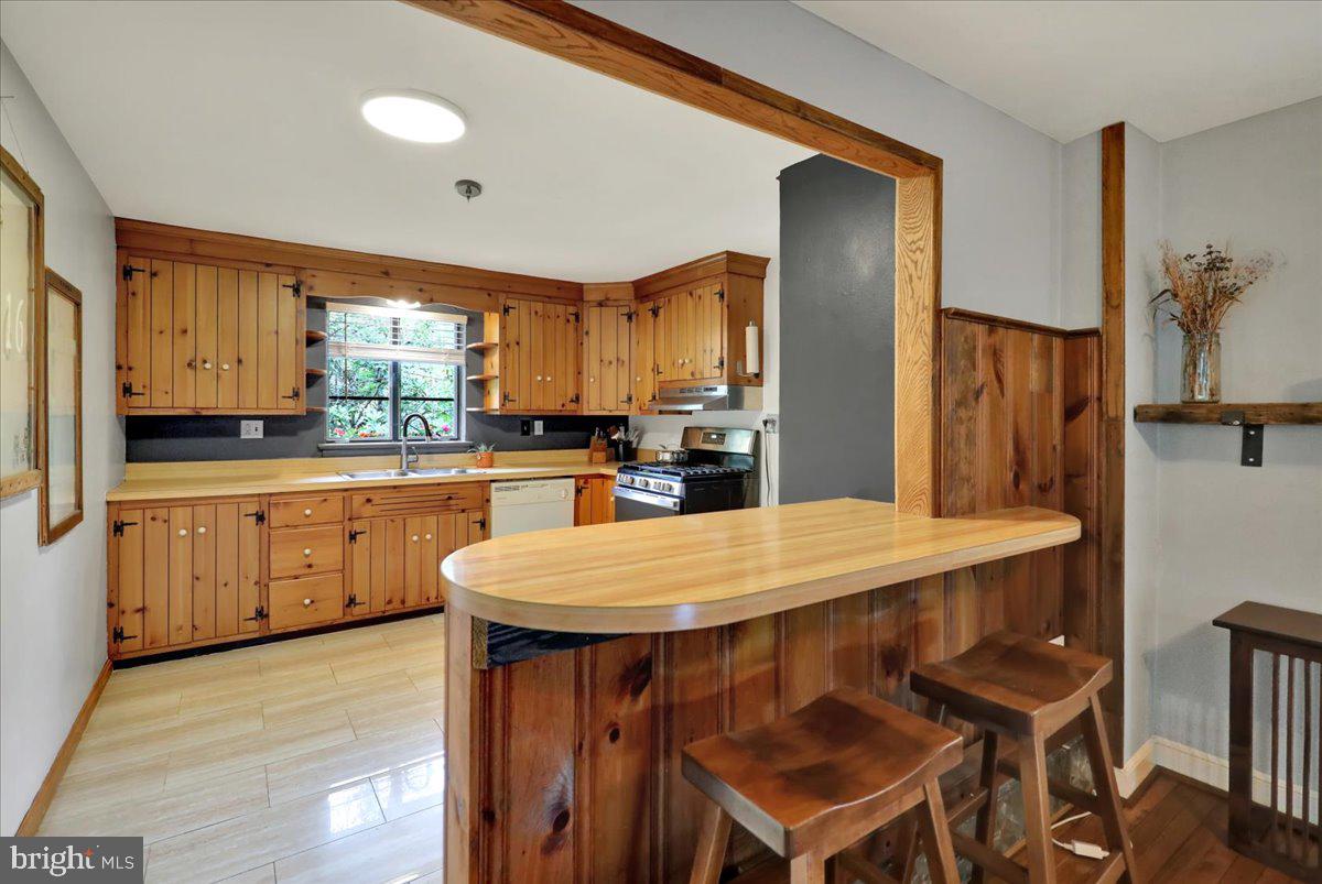 SCHOOL LANE HILLS - Residential