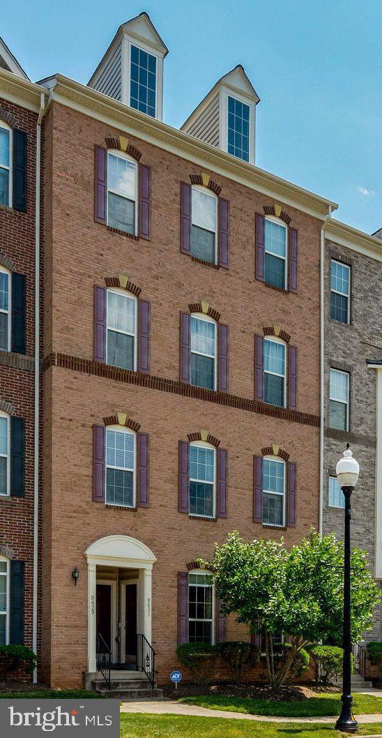 LEE SQUARE - Residential