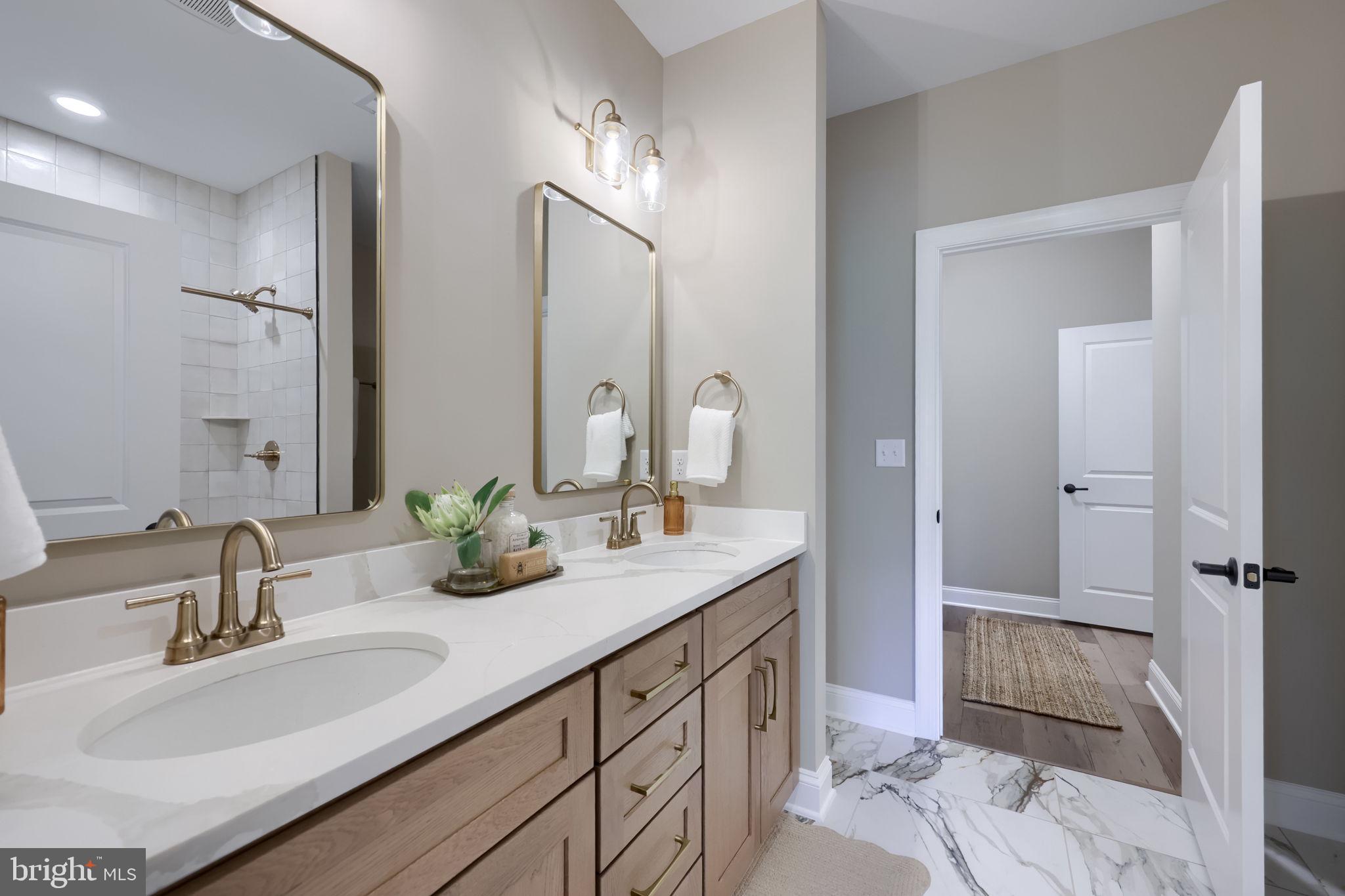 CROSSGATES - Residential