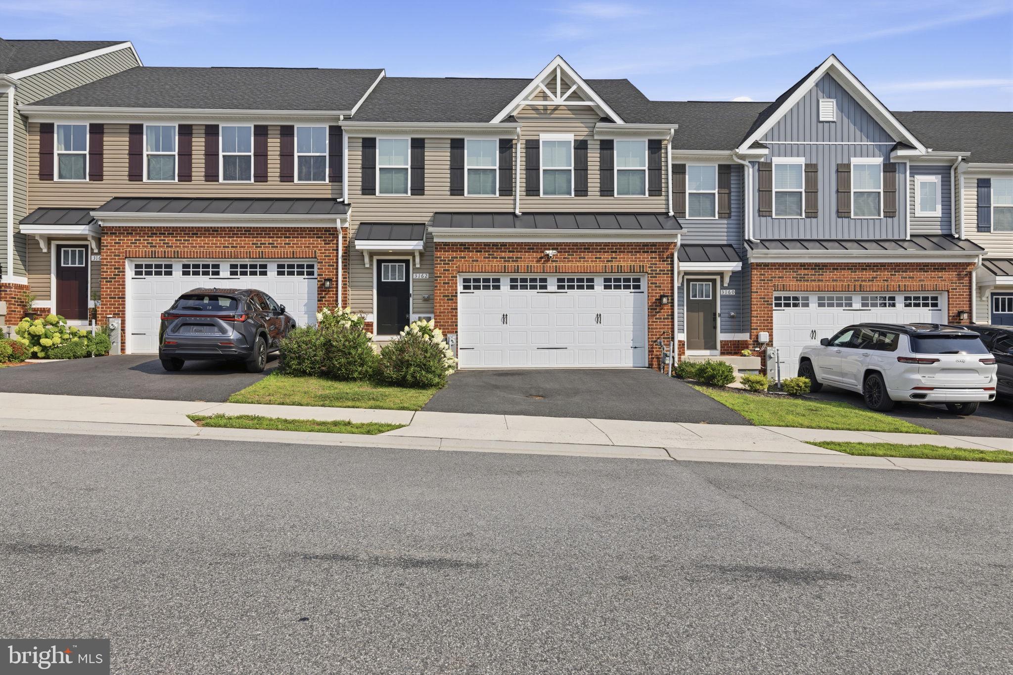JAMES RUN CARRIAGE HOMES - Residential