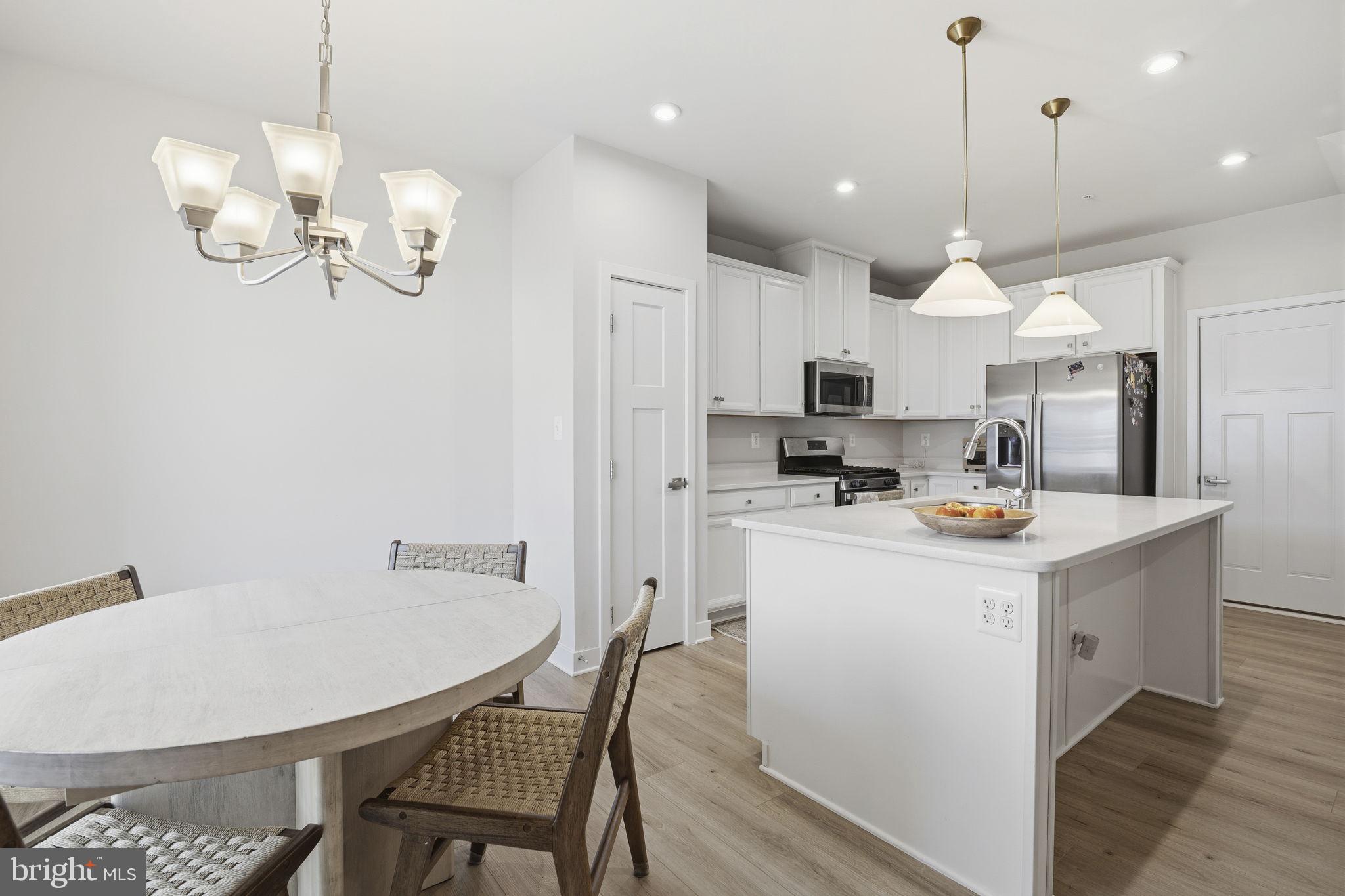 JAMES RUN CARRIAGE HOMES - Residential
