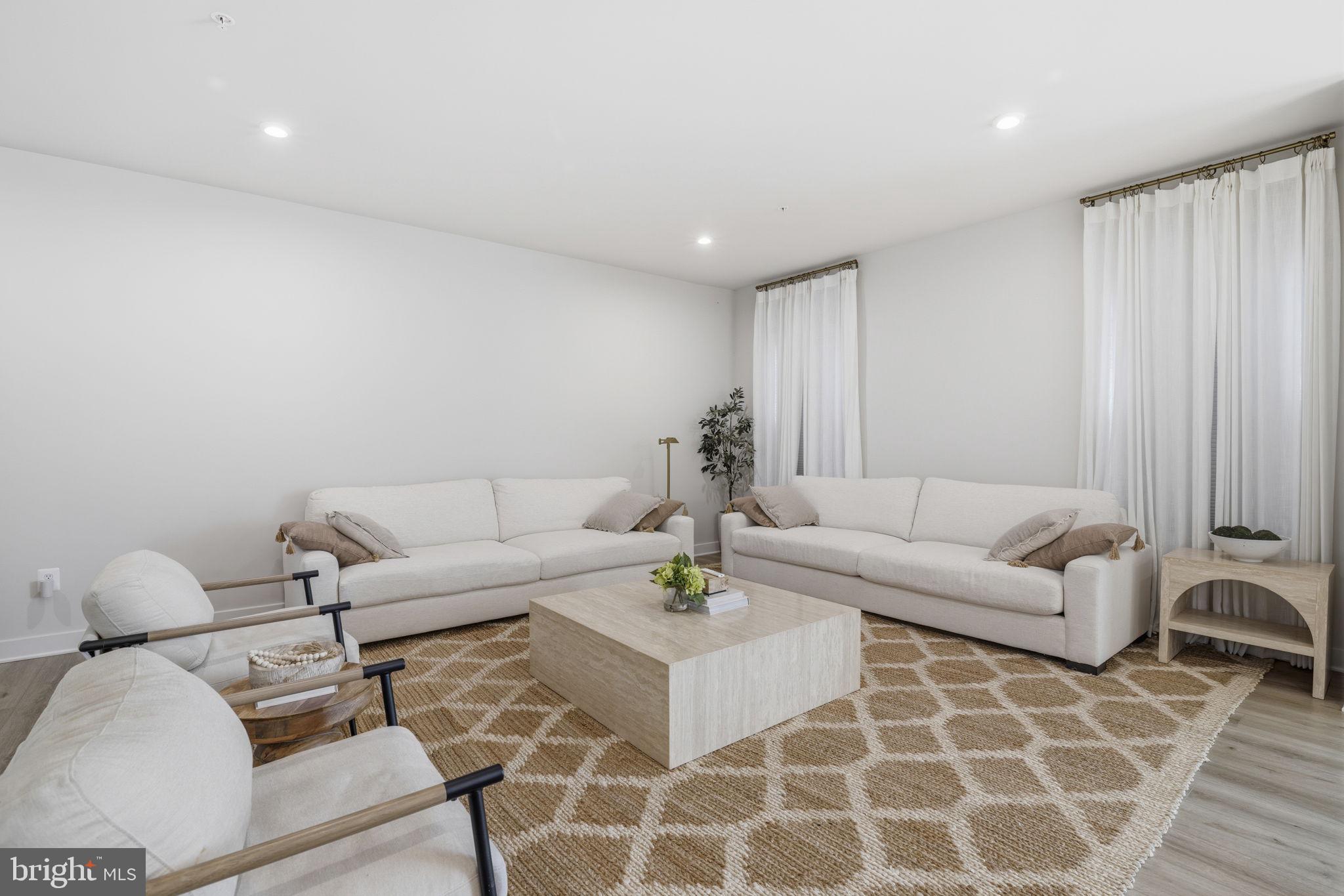 JAMES RUN CARRIAGE HOMES - Residential
