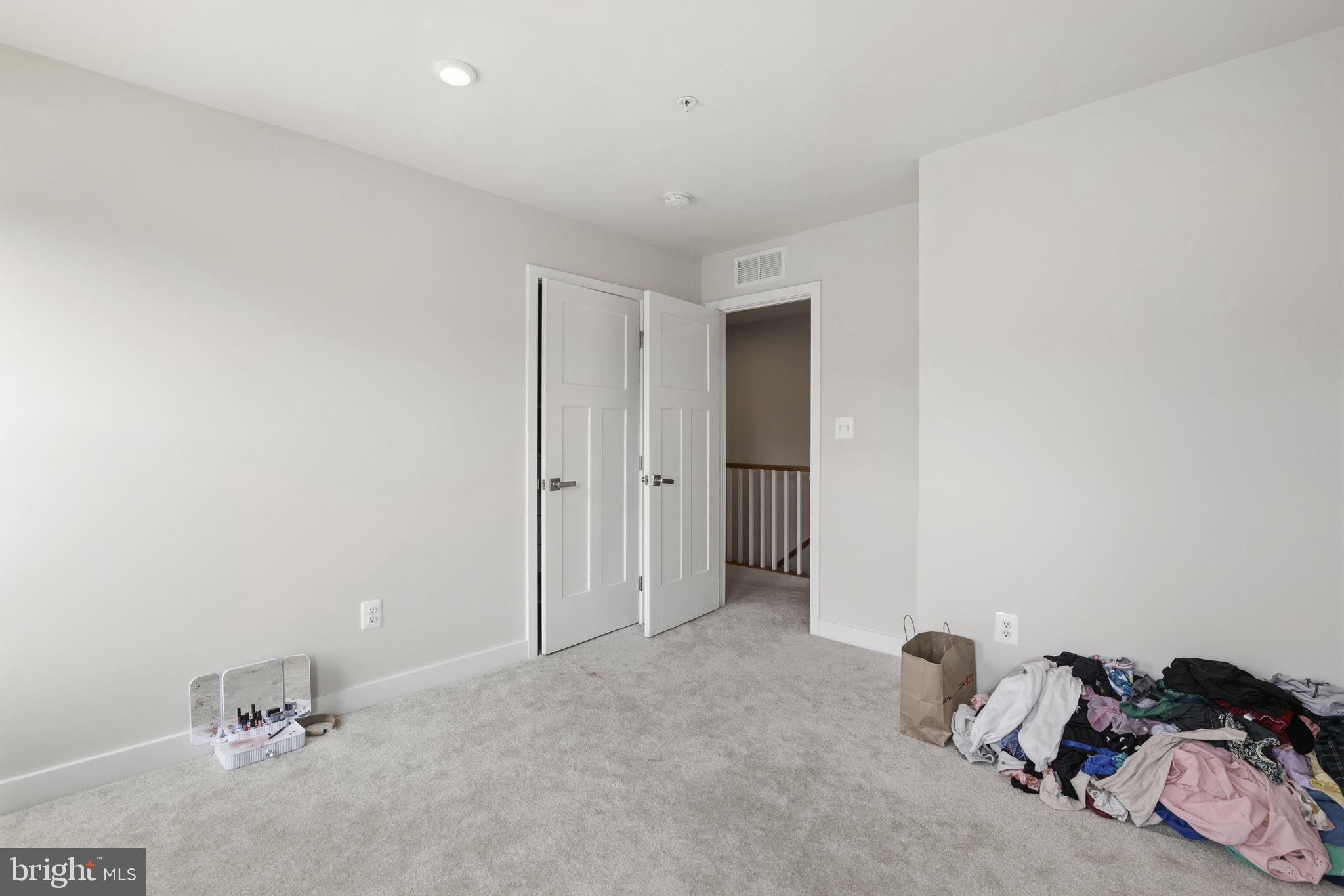 JAMES RUN CARRIAGE HOMES - Residential