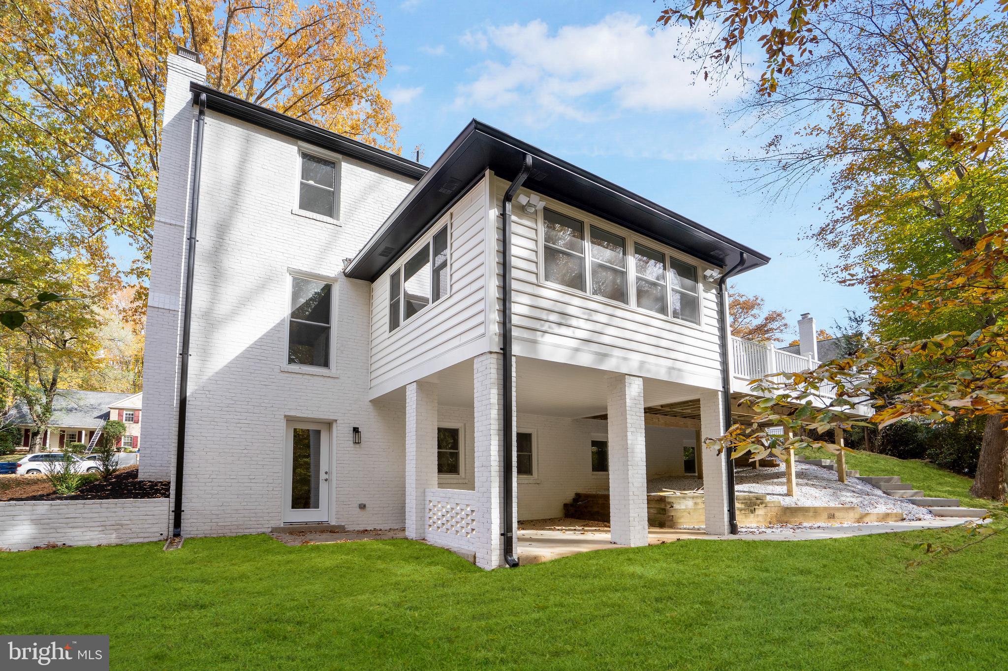 RIVER FALLS - Residential
