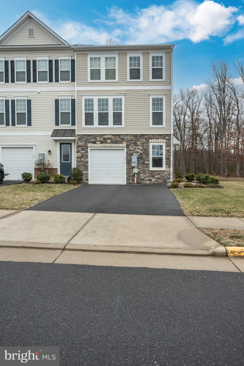 FIELDSTONE - Residential Lease