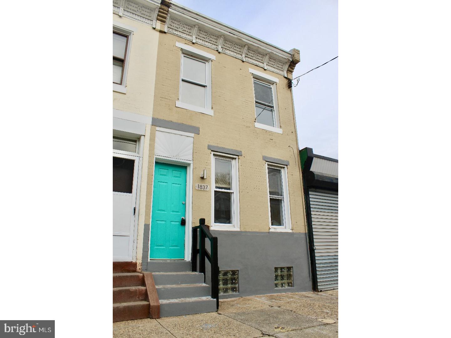 Available for IMMEDIATE OCCUPANCY! This recently renovated two bedroom, one bath house on a great block in Kensington!  This house has hardwood floors throughout, newer windows, doors and fixtures, granite kitchen w/ stainless steel appliances.  Huge bathroom w/ jacuzzi tub + separate shower.  70 foot backyard w/ brick pavers + wooden deck area.  Located ONE block from the Market Frankford EL Station, close to all Septa, plenty of parking and bike to anywhere in 10 minutes!  North of Lehigh Avenue is the next hot neighborhood, where else can you get an entire house for under $900??
