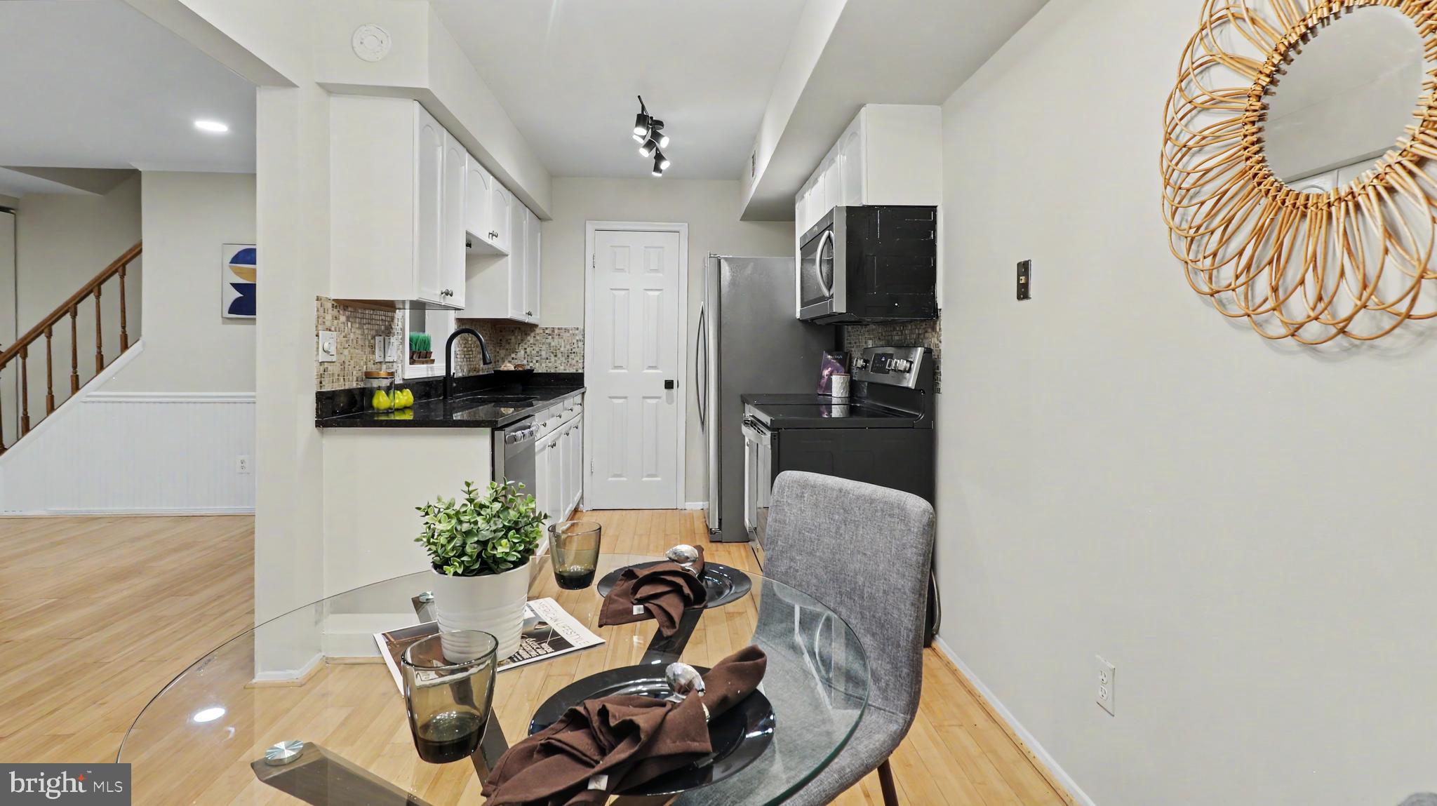 POTOMAC CHASE - Residential