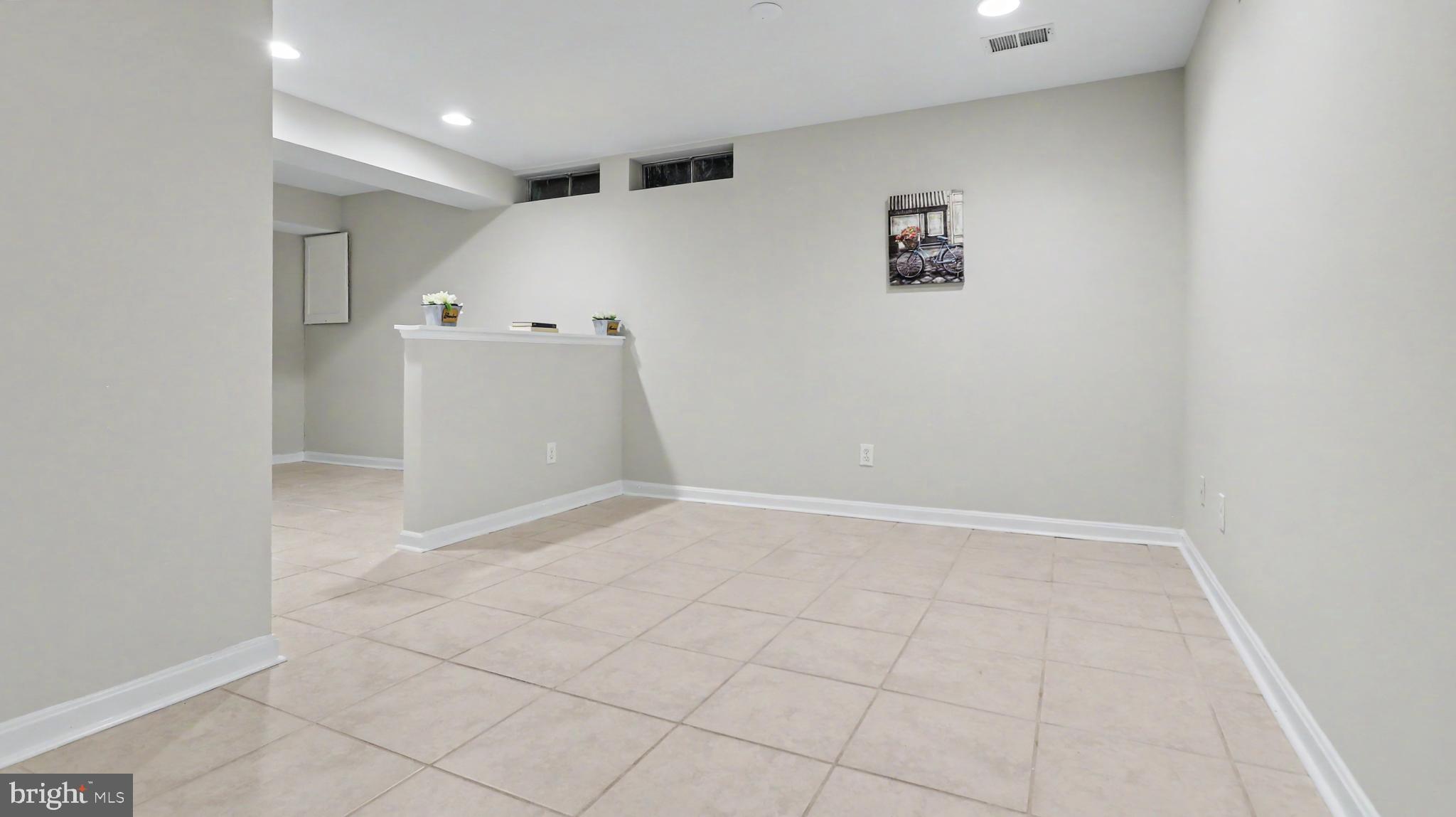 POTOMAC CHASE - Residential