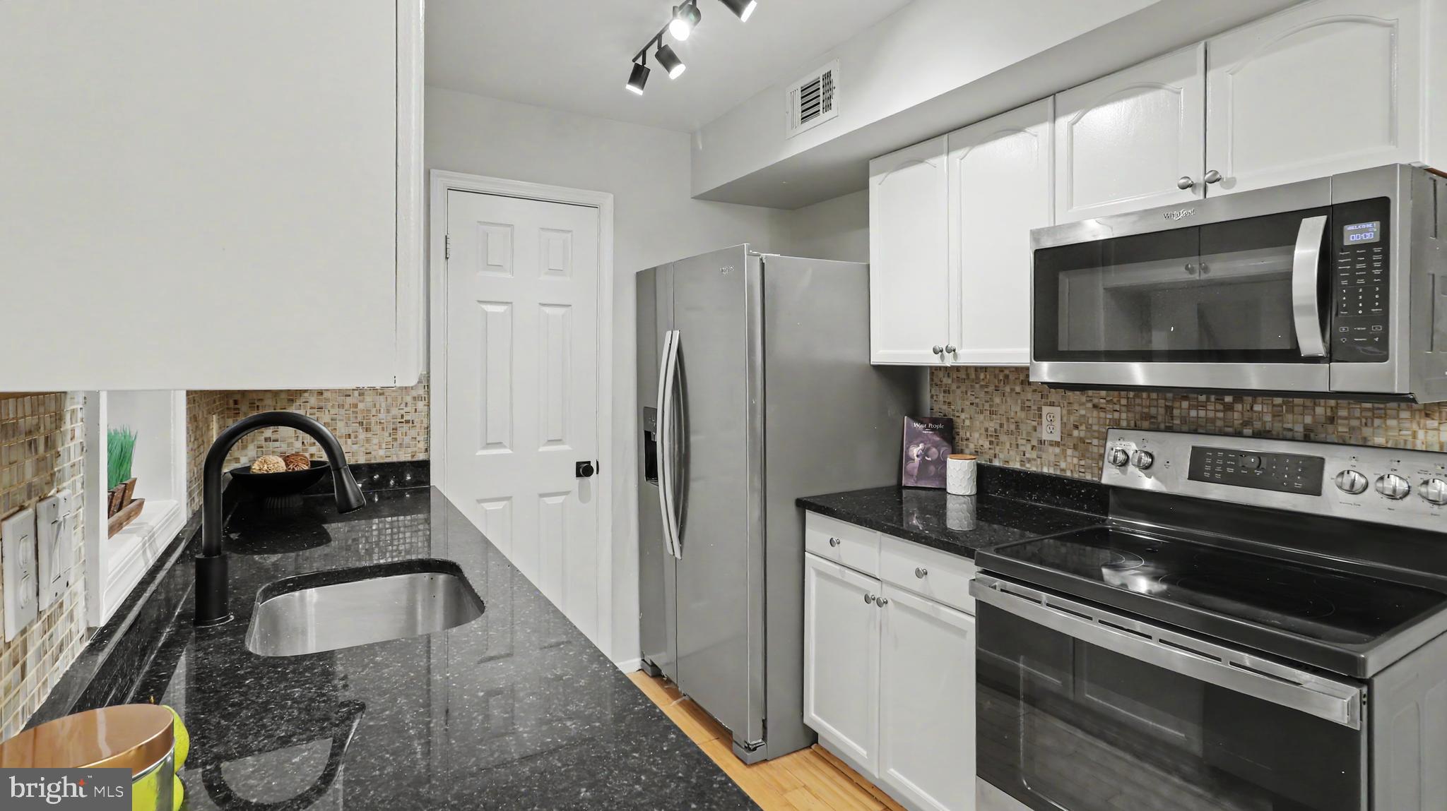 POTOMAC CHASE - Residential