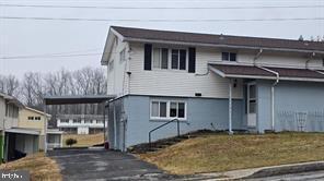 Very nice and bright 2 Level duplex House. 3 bedrooms, 1.5 bathroom, 1 Carport with driveway parkin space. Inside of Nice complex. New Roof, New paint, New Water and Sewer connectiion. Hardwood floor, Good size of kitchen and big living area at the lower level. Walkout level to back yard. Close to Lake, Community Center.  You can own the house with less monthly loan amount  than rental amount with small down payment. 
Waiting for county Tax ID , It will take about 3, 4 months to maximum 6 months. Can not settle until Tax ID come out.