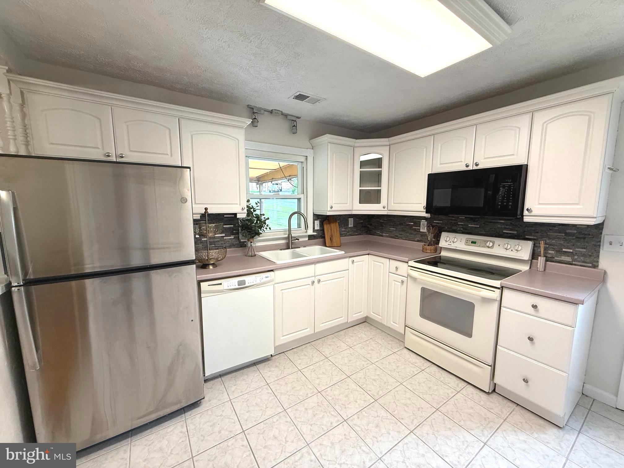 ROSEDALE - Residential