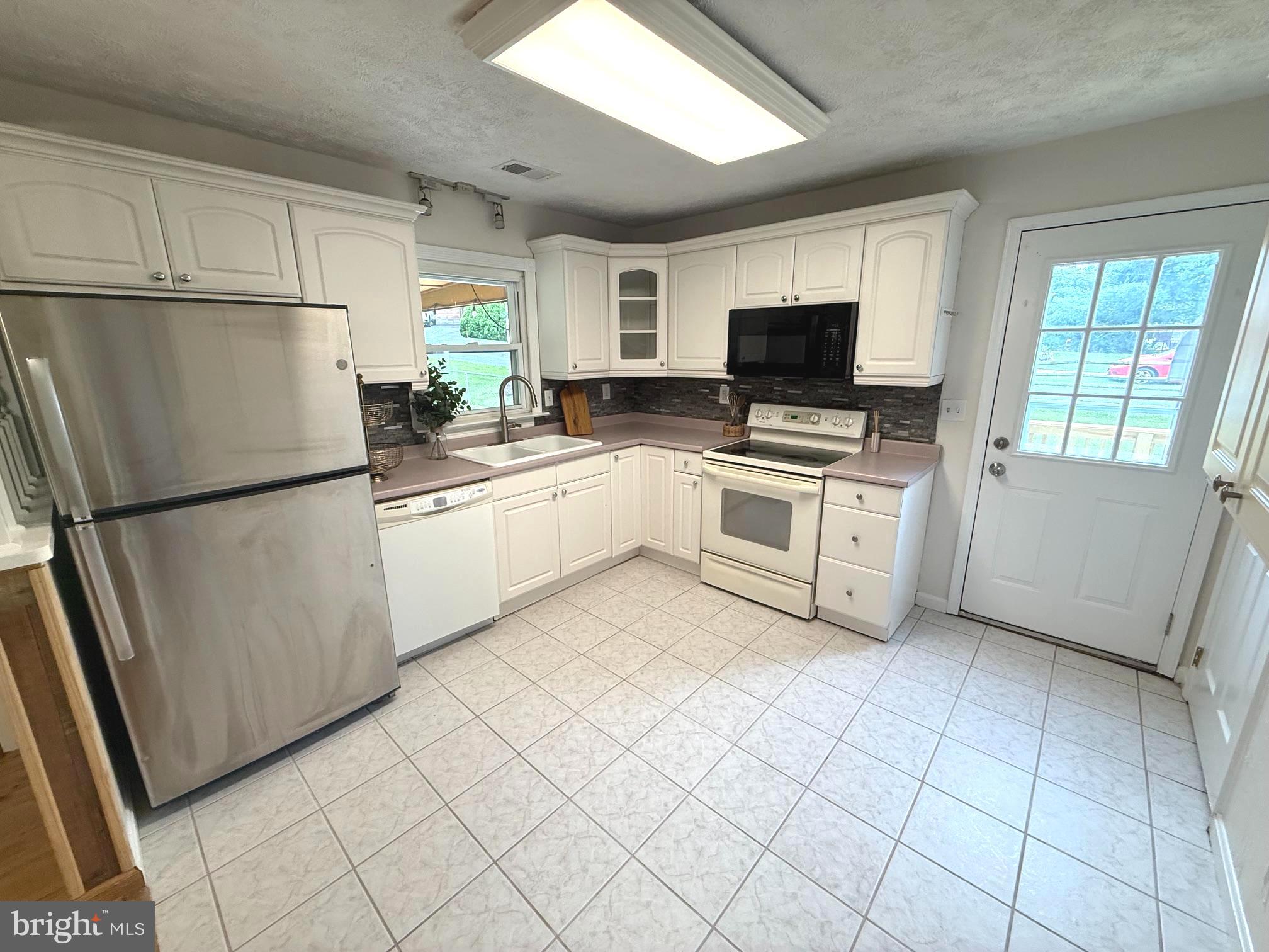 ROSEDALE - Residential