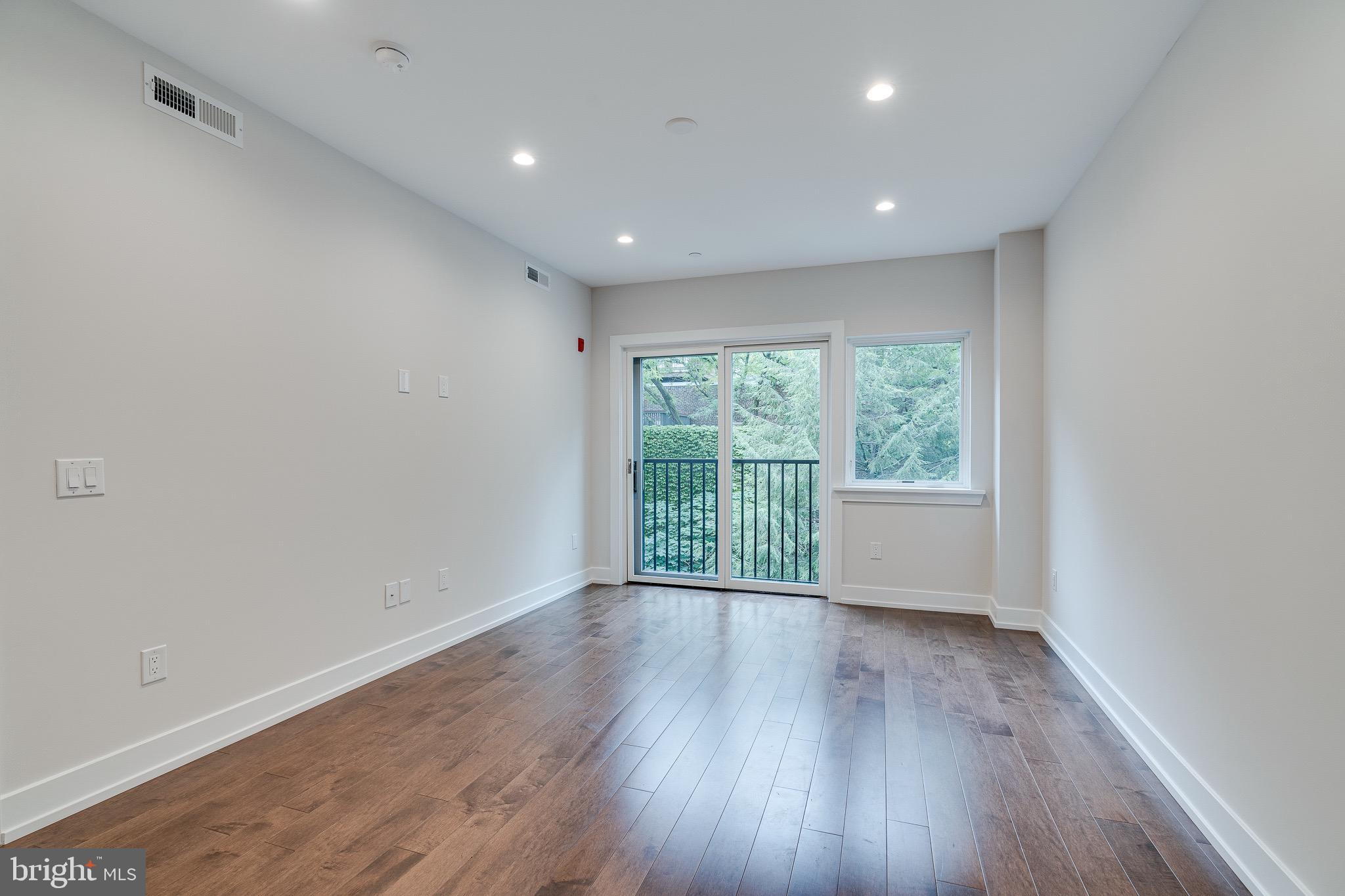 PHILADELPHIA (WEST) - Residential