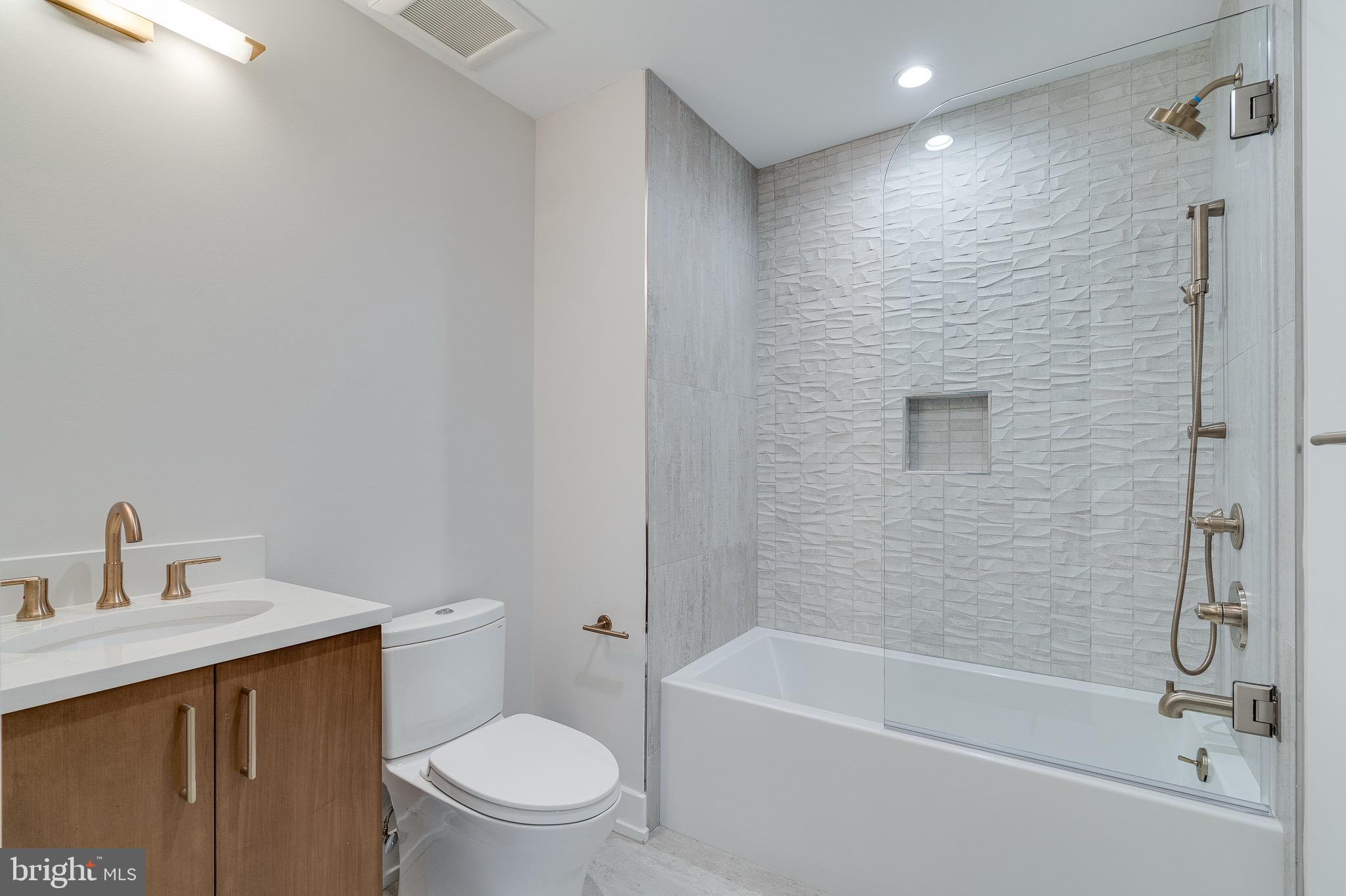 PHILADELPHIA (WEST) - Residential