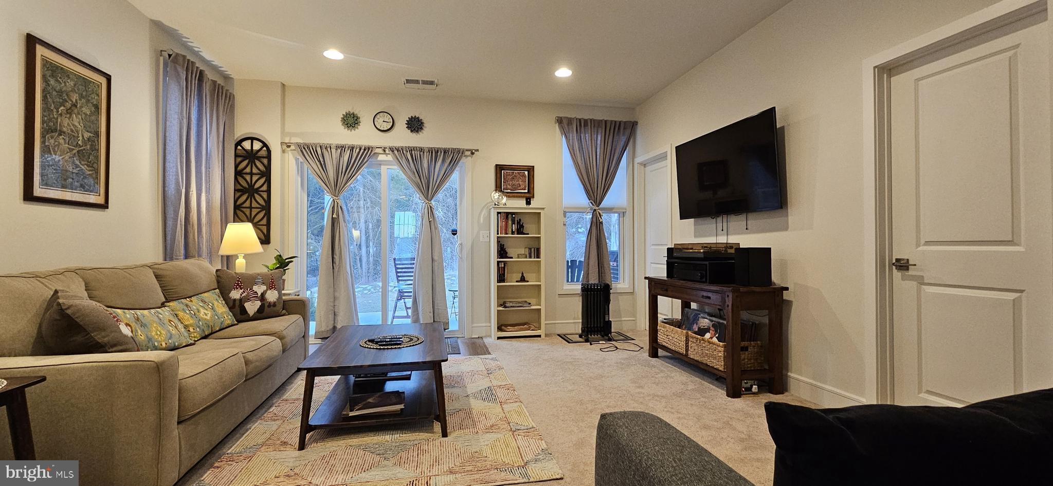 LAKE FREDERICK - Residential Lease