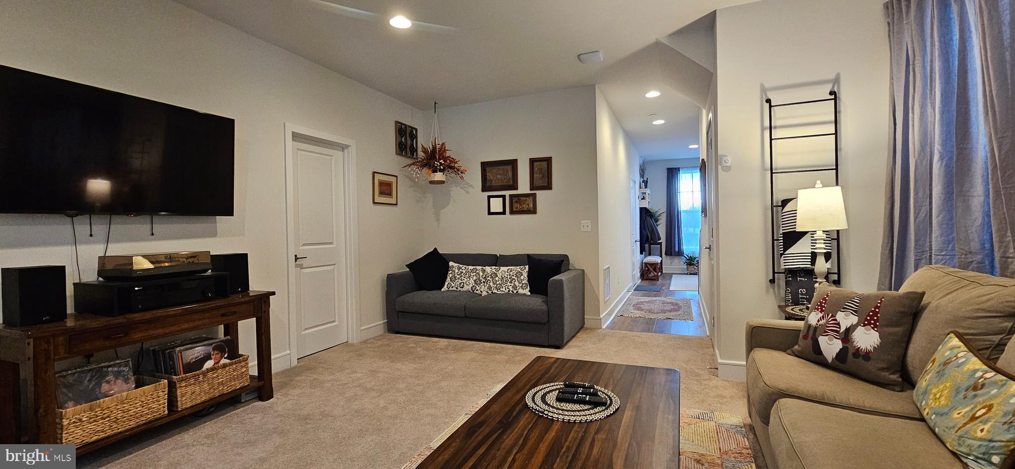 LAKE FREDERICK - Residential Lease