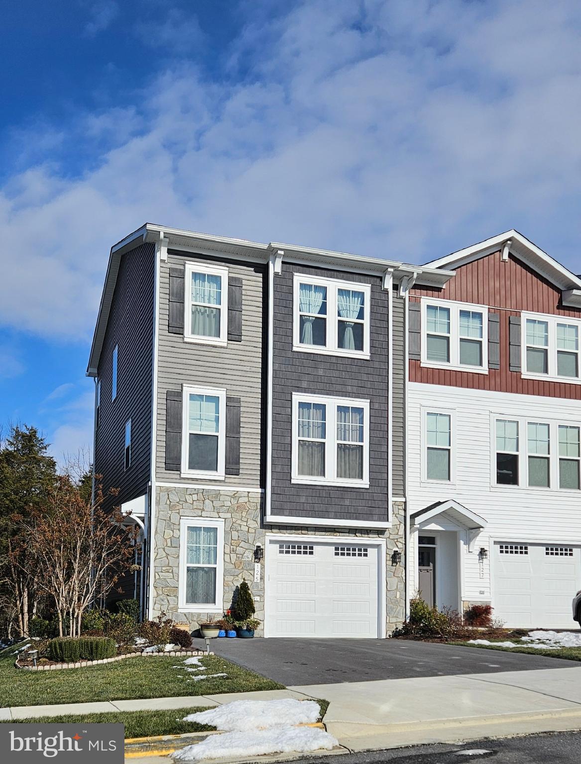 LAKE FREDERICK - Residential Lease