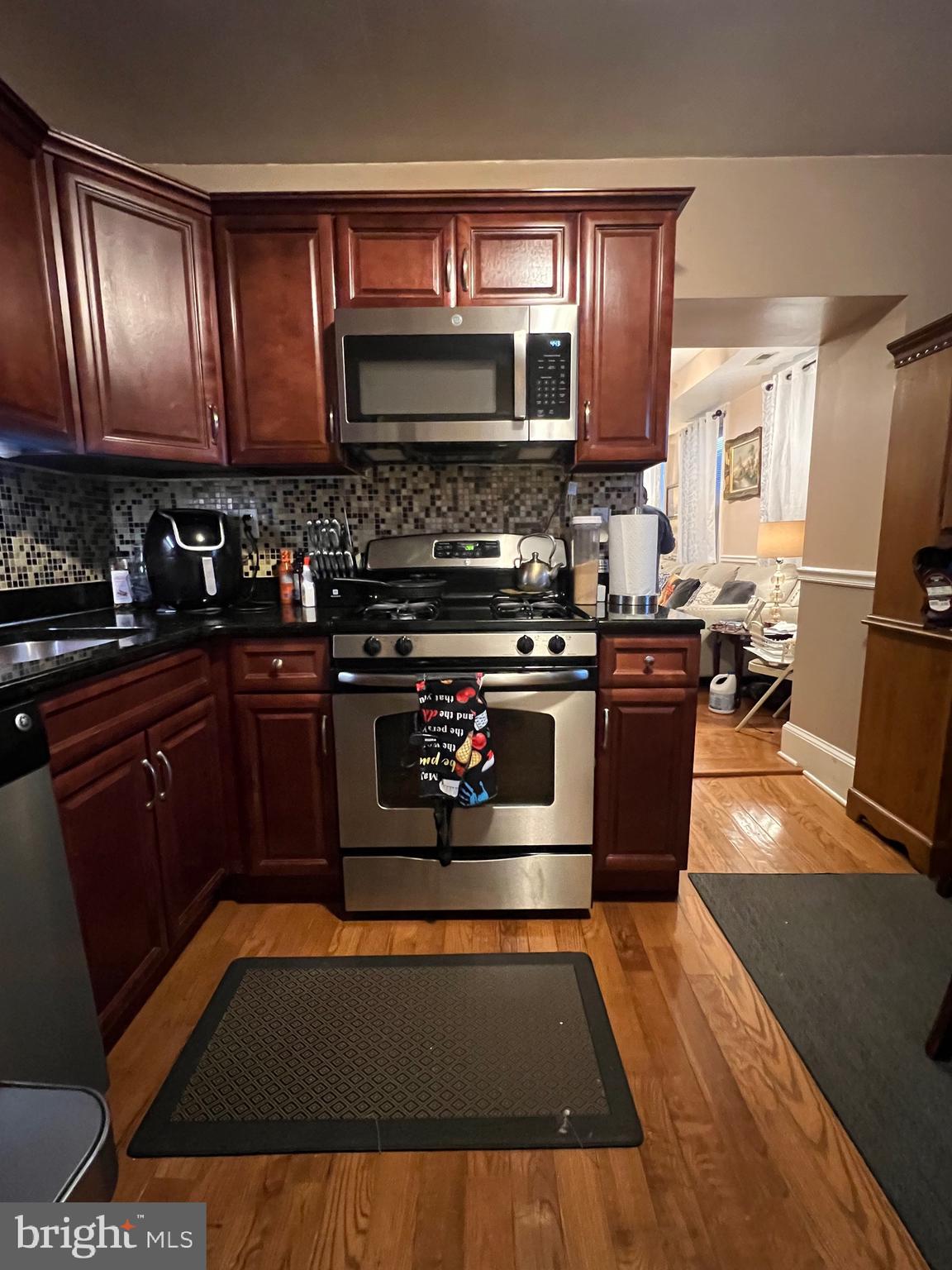 LAWNCREST - Residential
