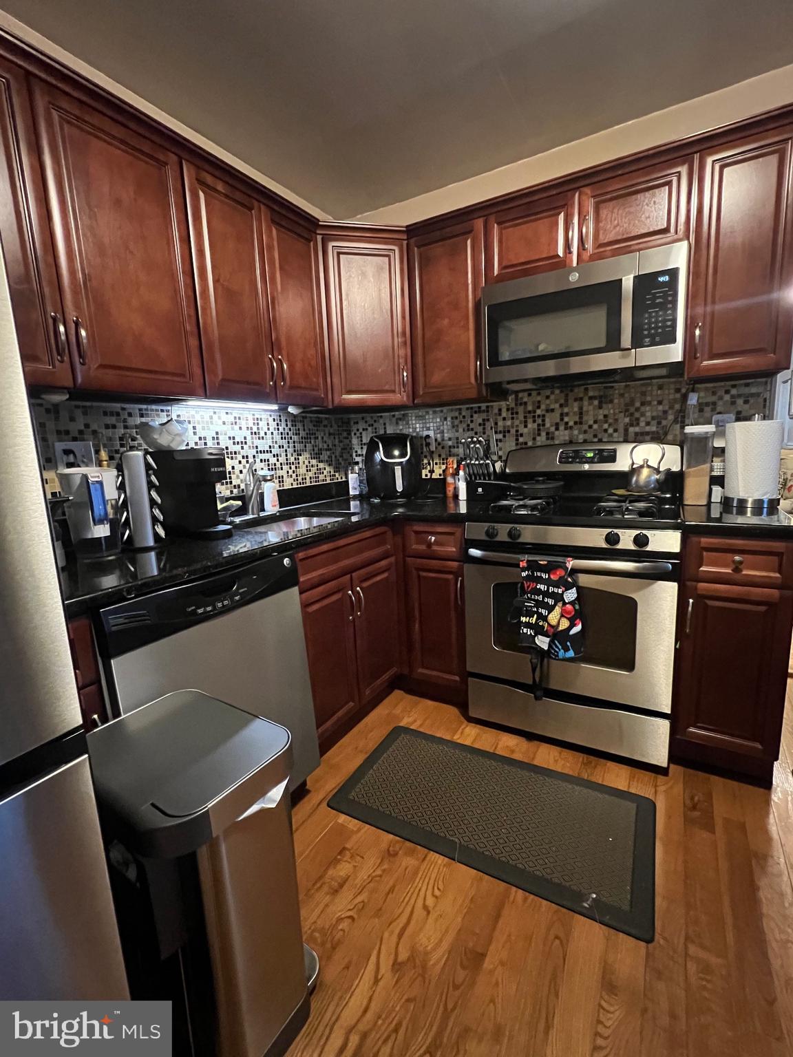 LAWNCREST - Residential