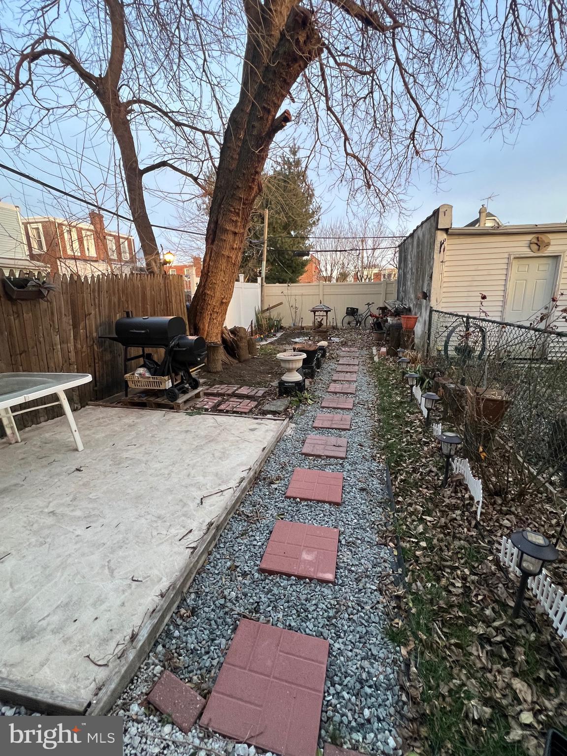 LAWNCREST - Residential