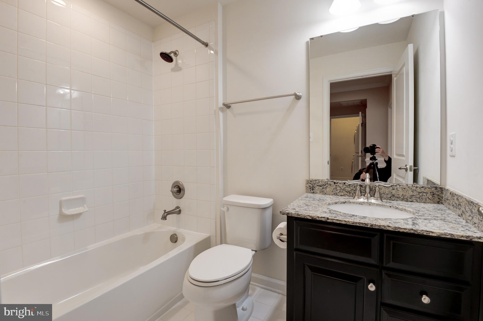 DISCOVERY SQUARE - Residential
