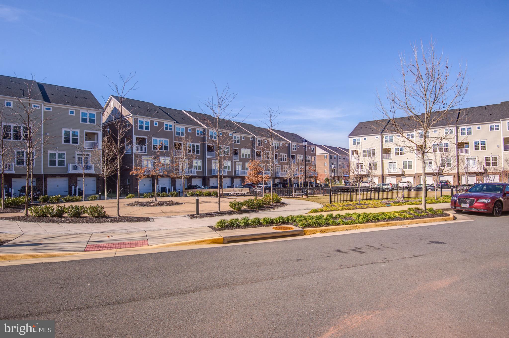 DISCOVERY SQUARE - Residential