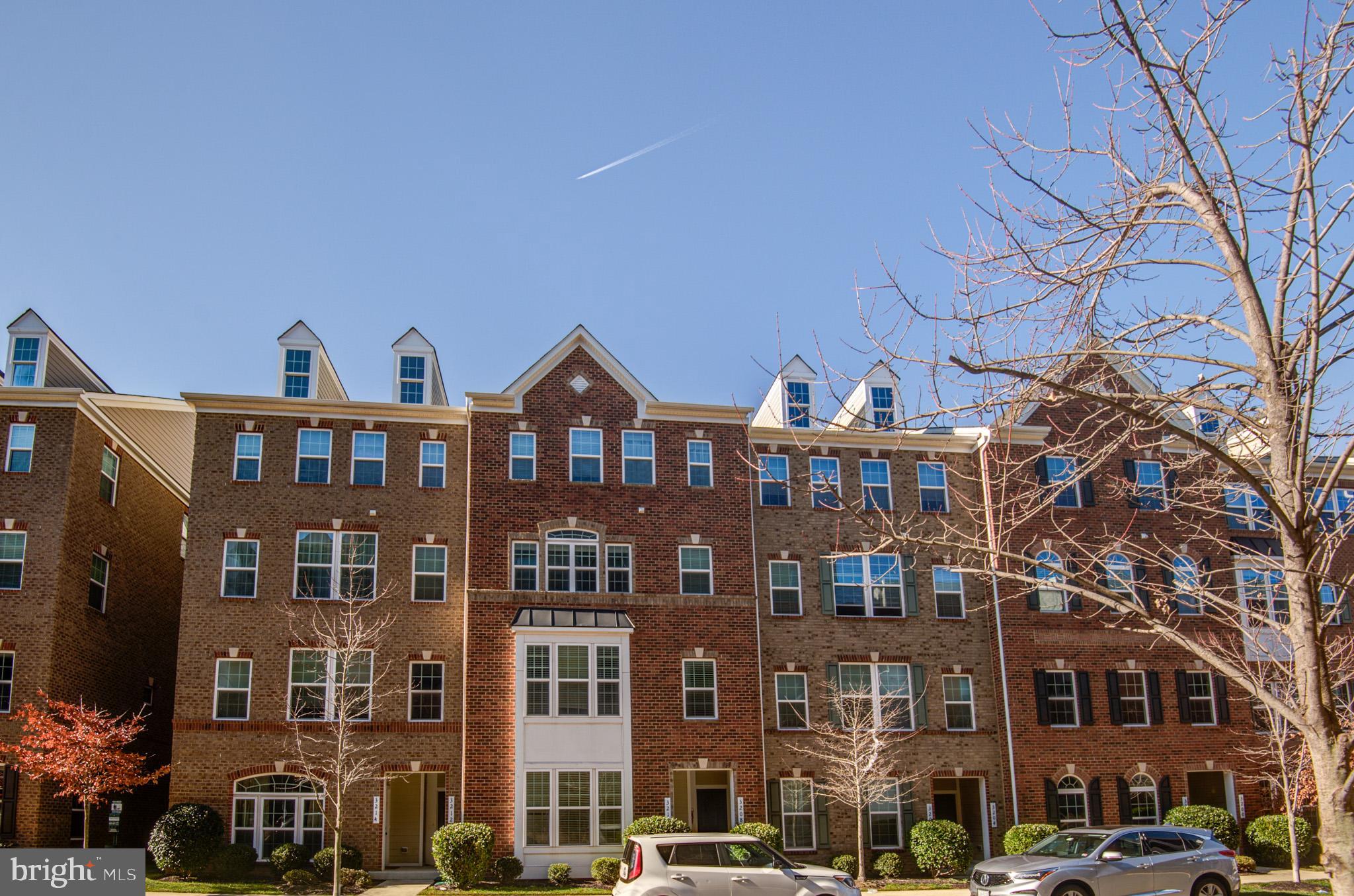DISCOVERY SQUARE - Residential