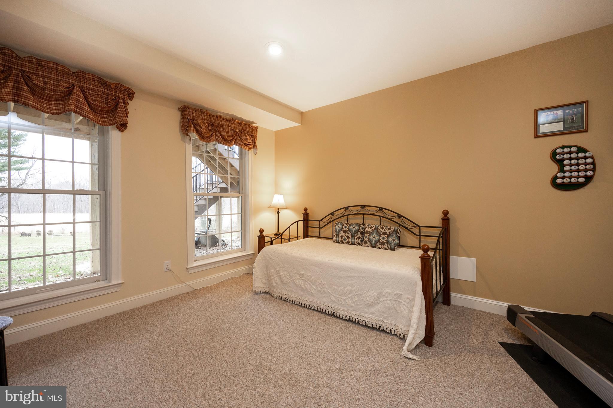 FOX HOLLOW - Residential