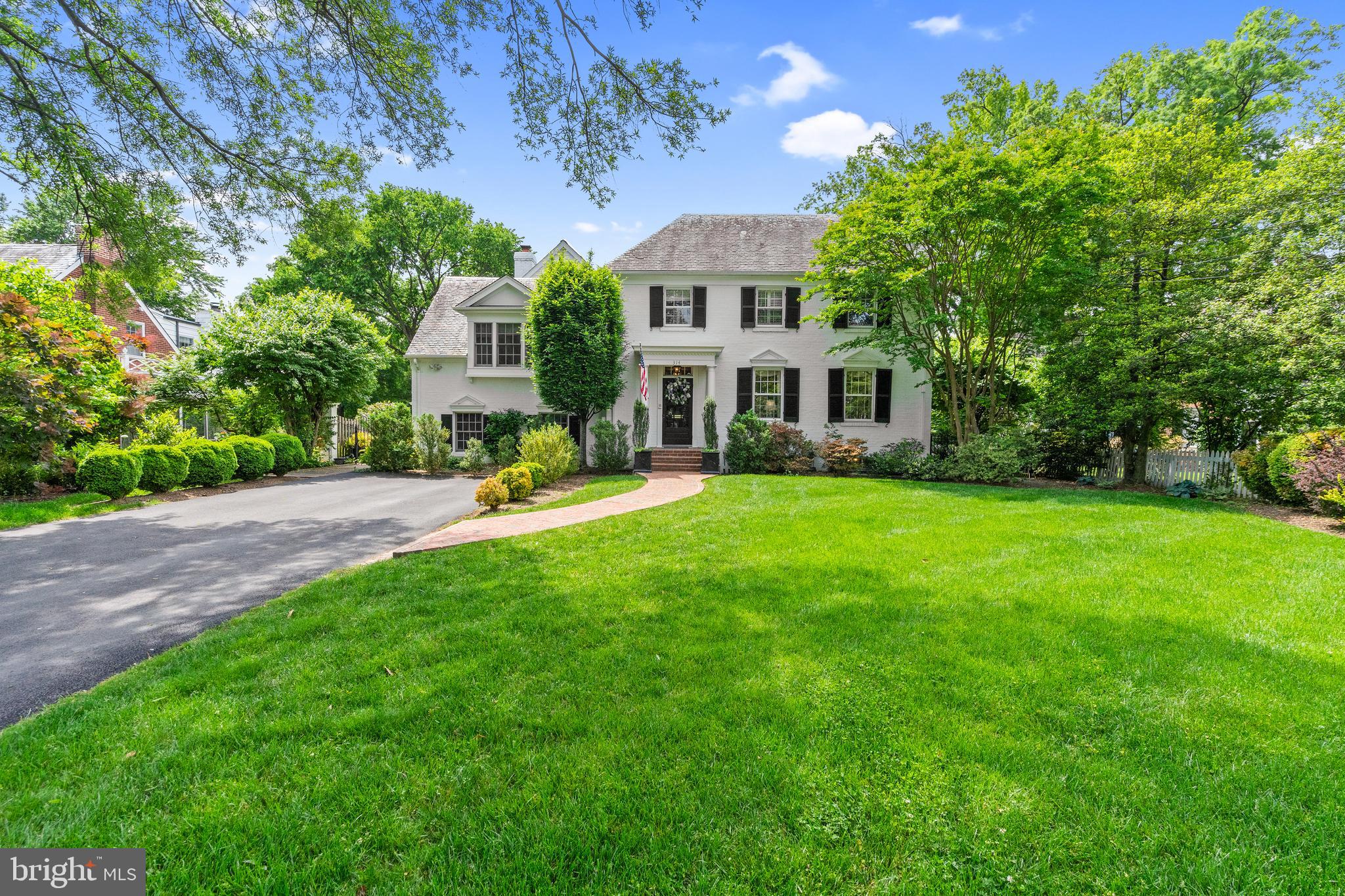 COLONIAL PARK - Residential