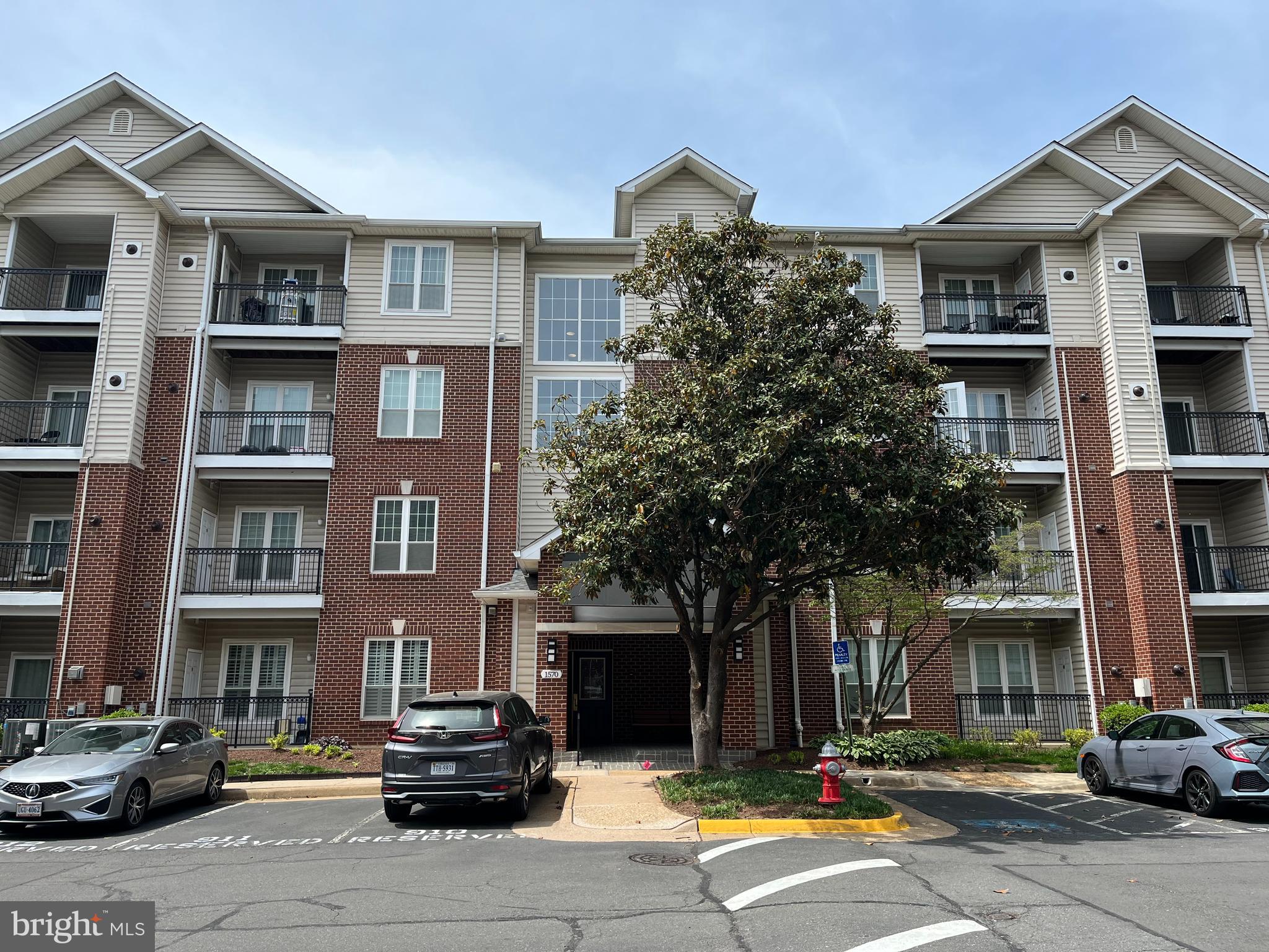 GATES OF MCLEAN - Residential Lease