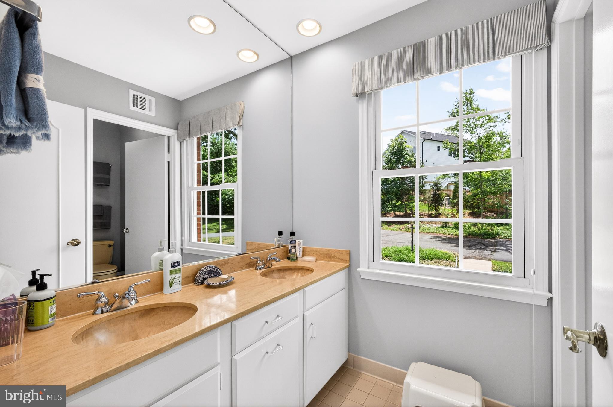 THE CLOISTERS OF FAIRFAX - Residential