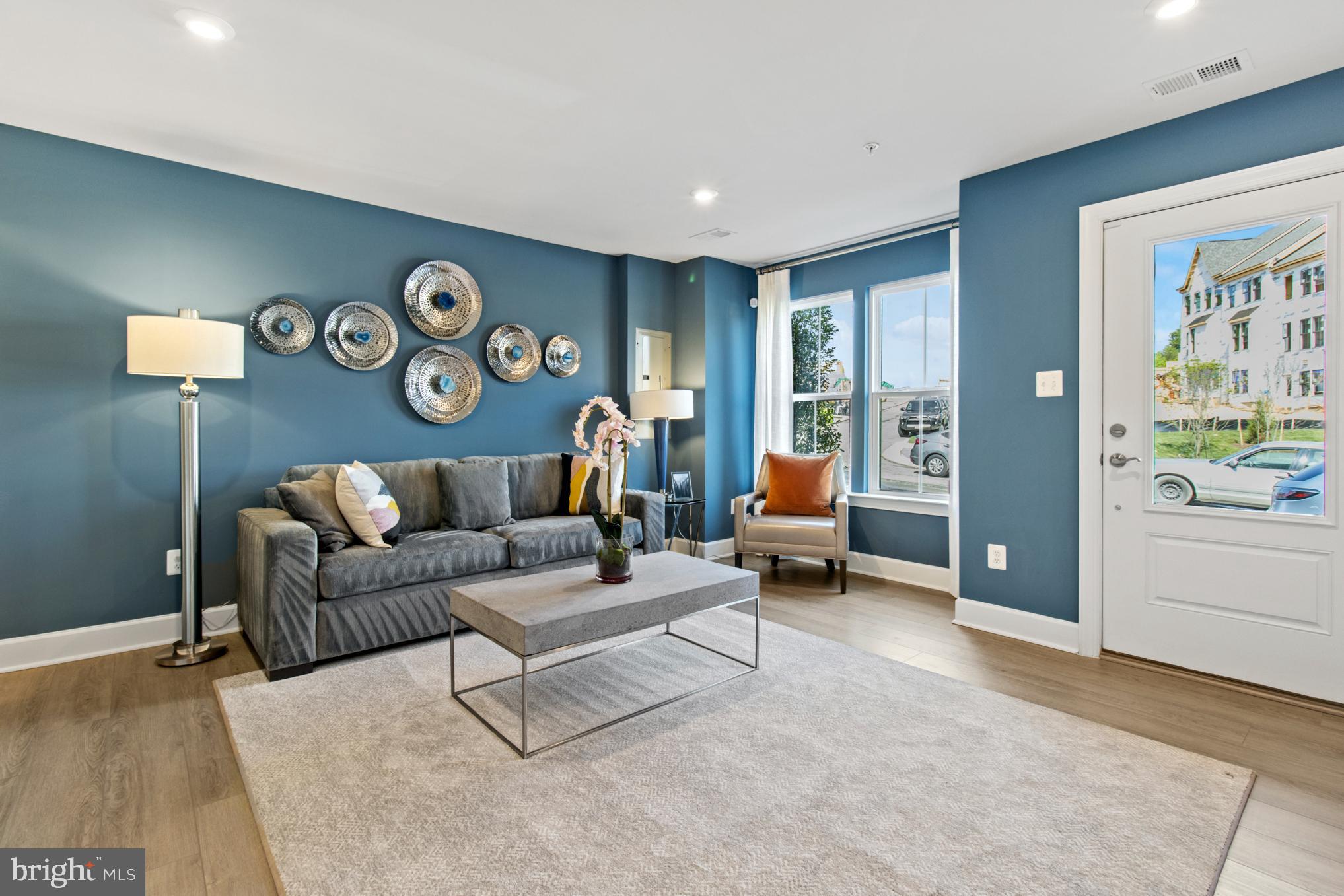 GATEWAY WEST - Residential