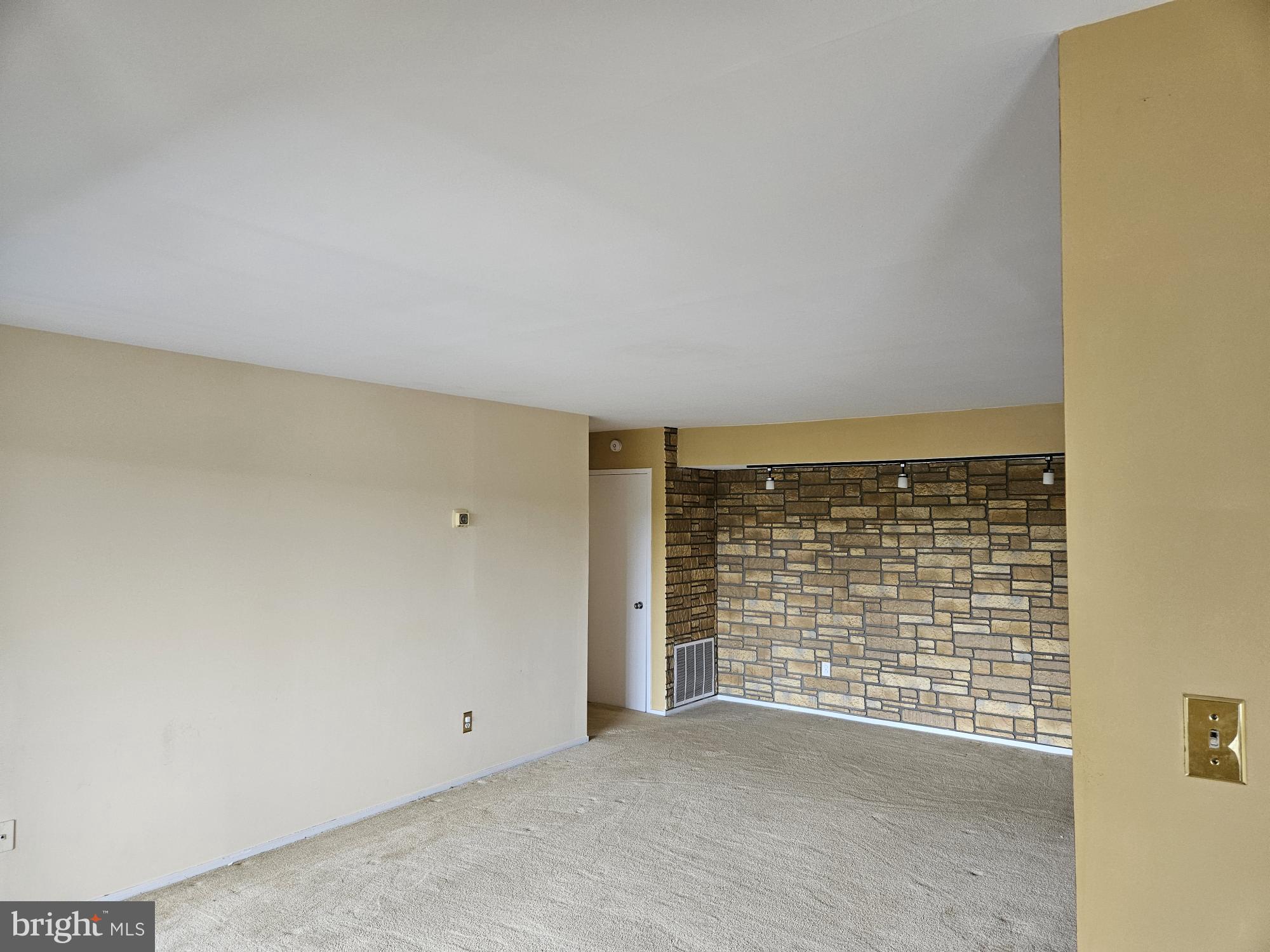 JEFFERSON MEWS - Residential