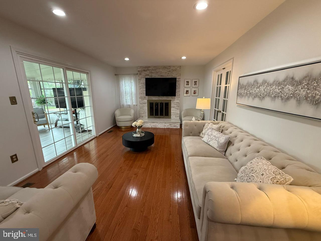 BROOKFIELD - Residential Lease
