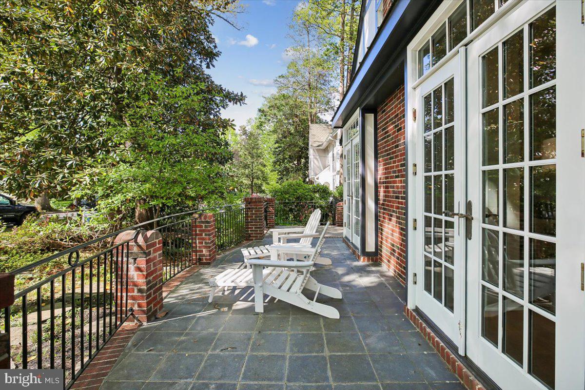 CHEVY CHASE - Residential