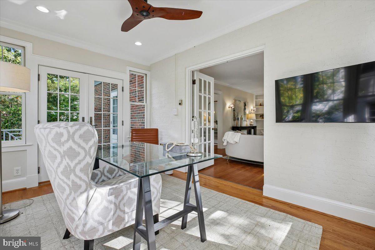 CHEVY CHASE - Residential