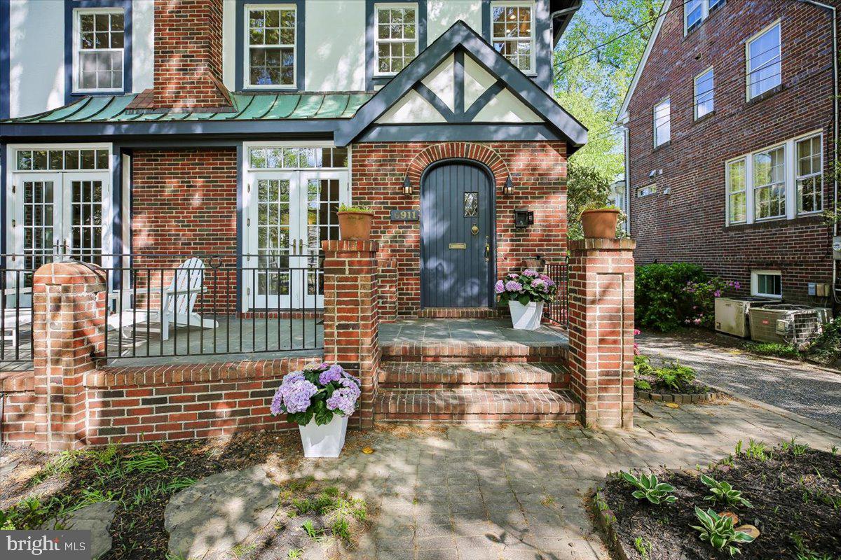 CHEVY CHASE - Residential
