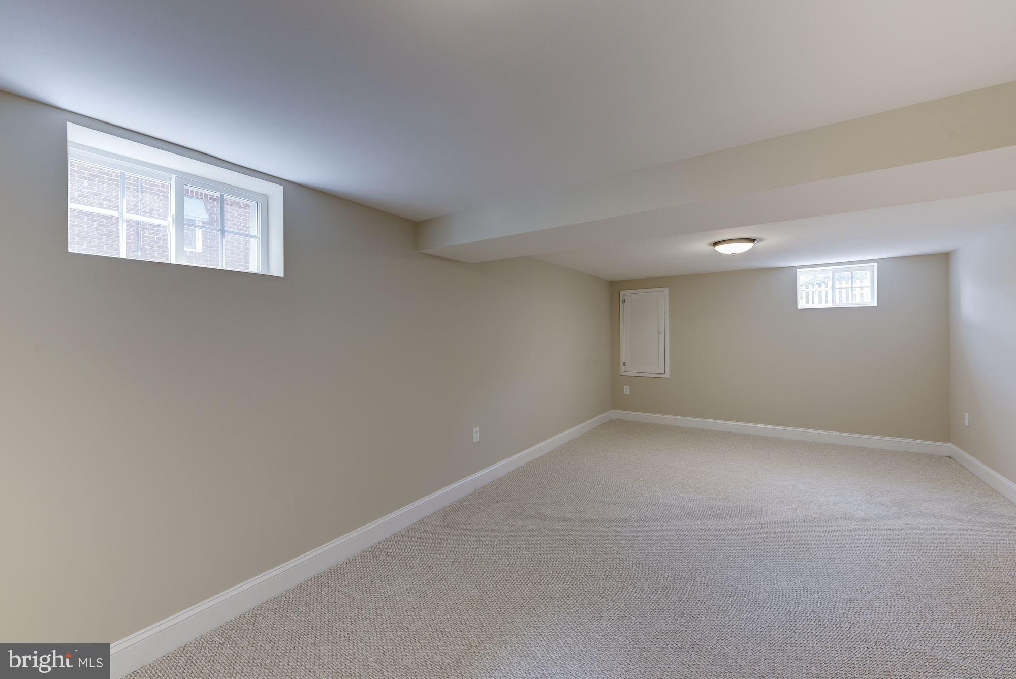 SEVEN OAKS - Residential