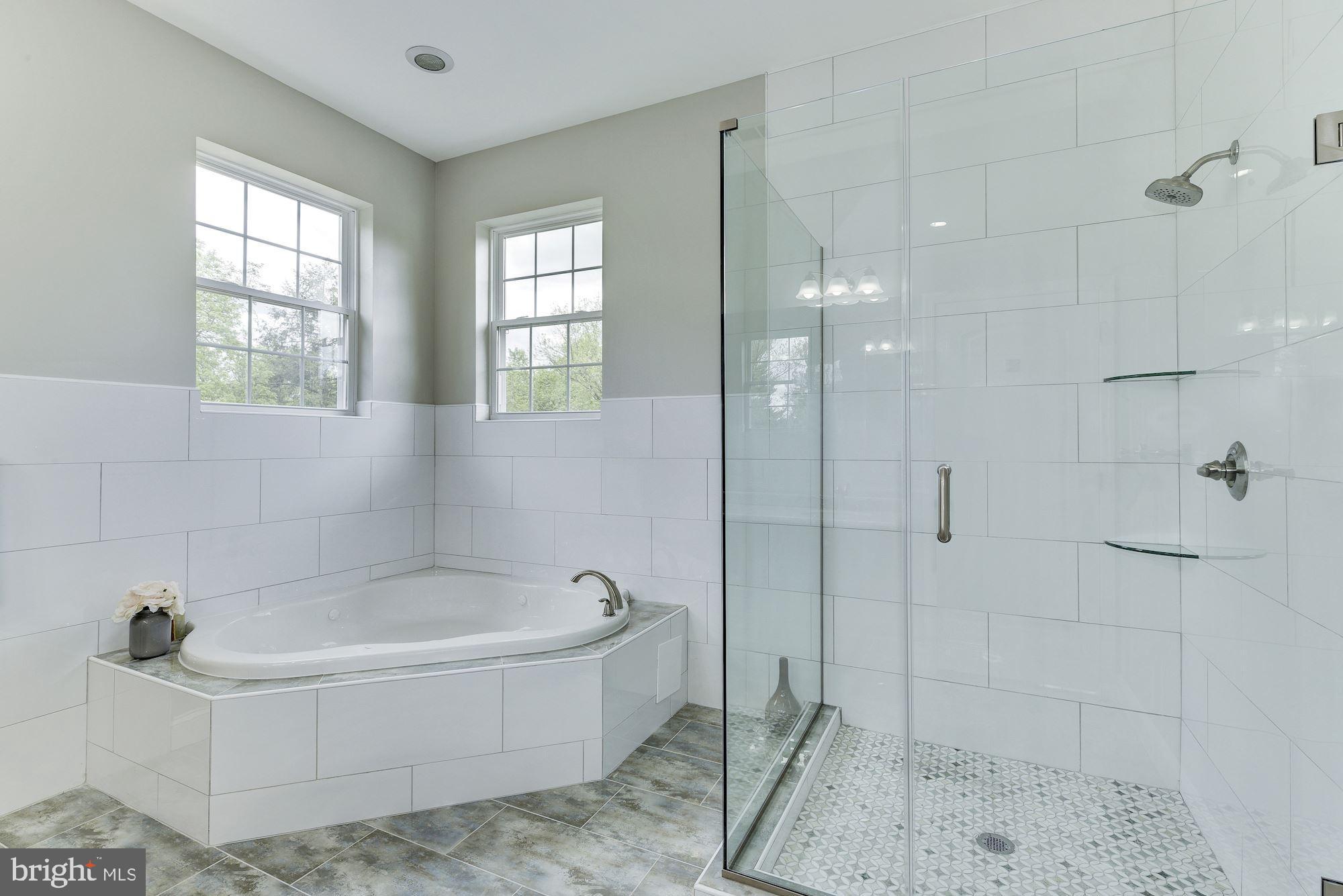 SEVEN OAKS - Residential
