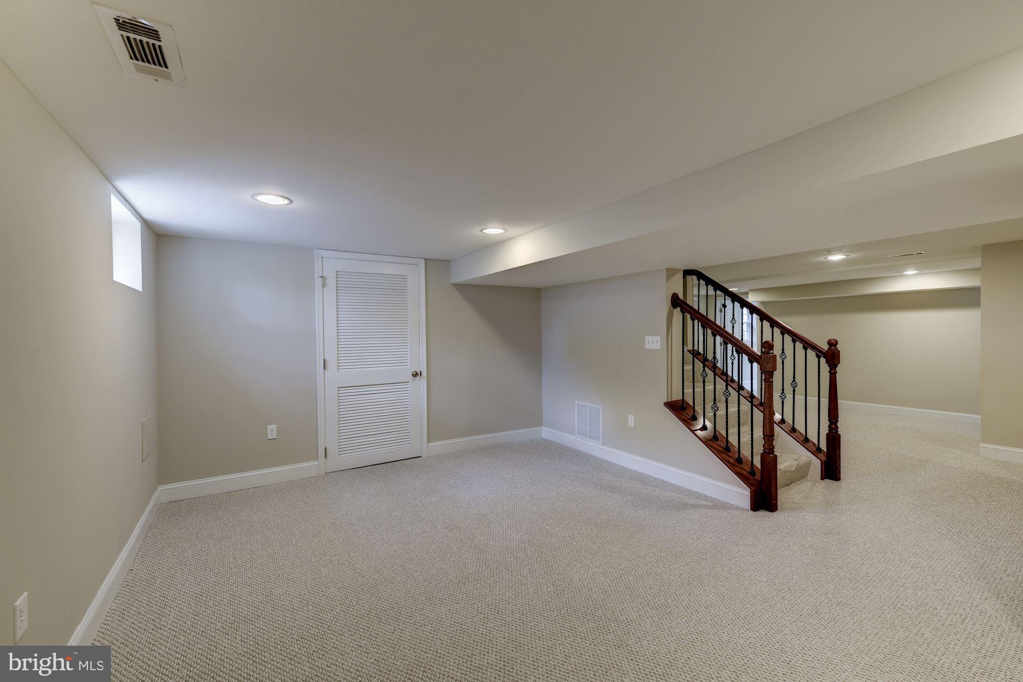 SEVEN OAKS - Residential