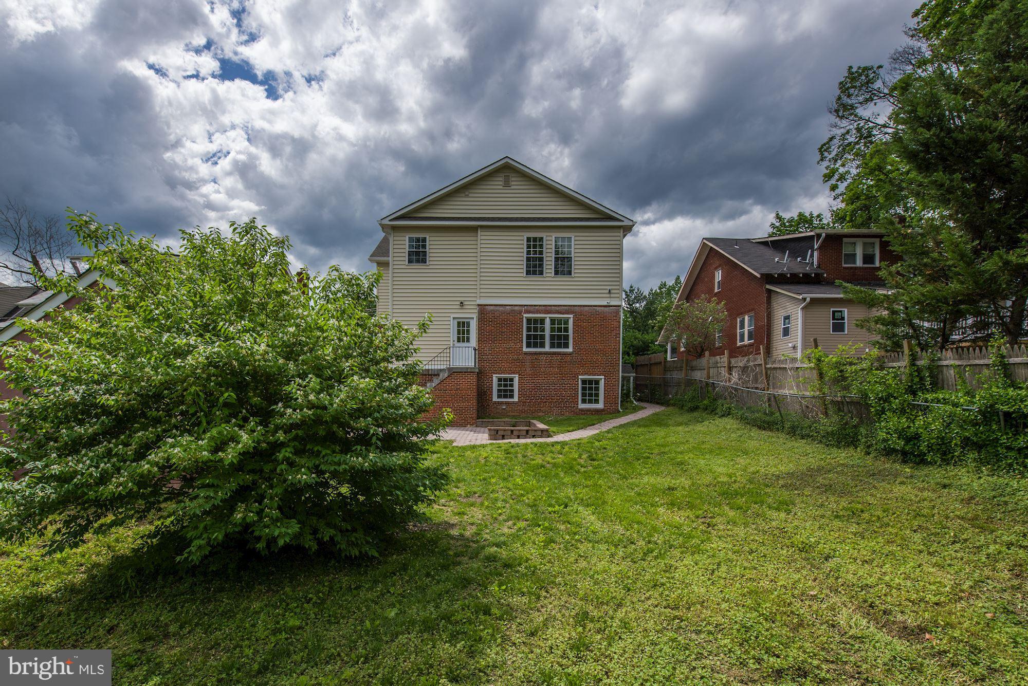 SEVEN OAKS - Residential