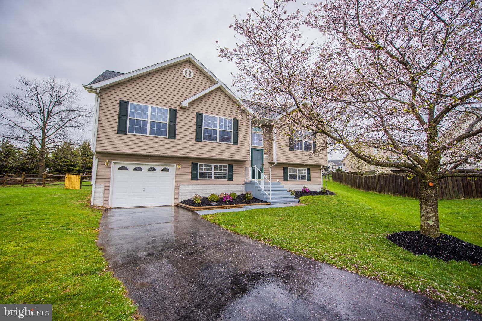 Sit. on CUL-DE-SAC, Close to Schools, Shopping, Hospital & Casino, this 3 Bedroom,(Pot. 4th in basement) 3 Bath Home in Sought After BRIAR RUN ESTATES w/NEW CARPET & PAINT is Ready for New Owners! SPLIT RAIL Fenced Yard Overlooking Neighboring HORSE PASTURE, Elec. UNDRGD. FENCING for Dogs(1 Lrg. and 1 Sm. Collar Conveys), CHIMNEY for Future FP,  NO HOA in Phase IV! City of Ranson Maint. Roads!!!