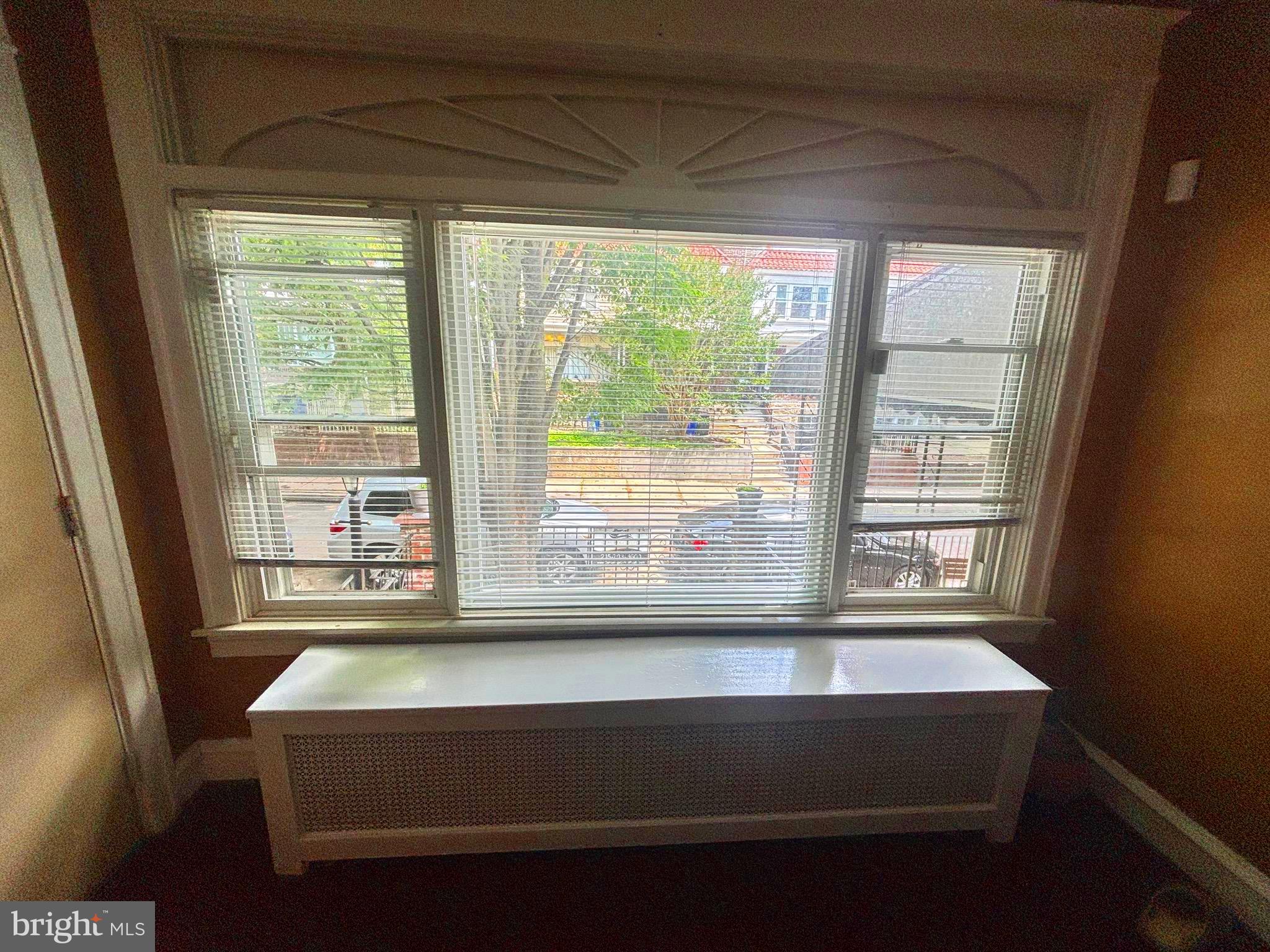 EAST OAK LANE - Residential