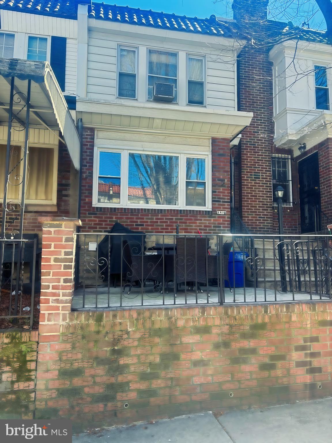 EAST OAK LANE - Residential