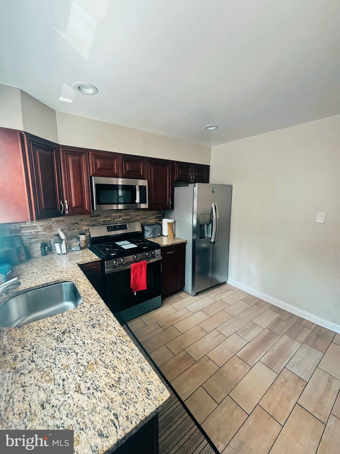 EAST OAK LANE - Residential