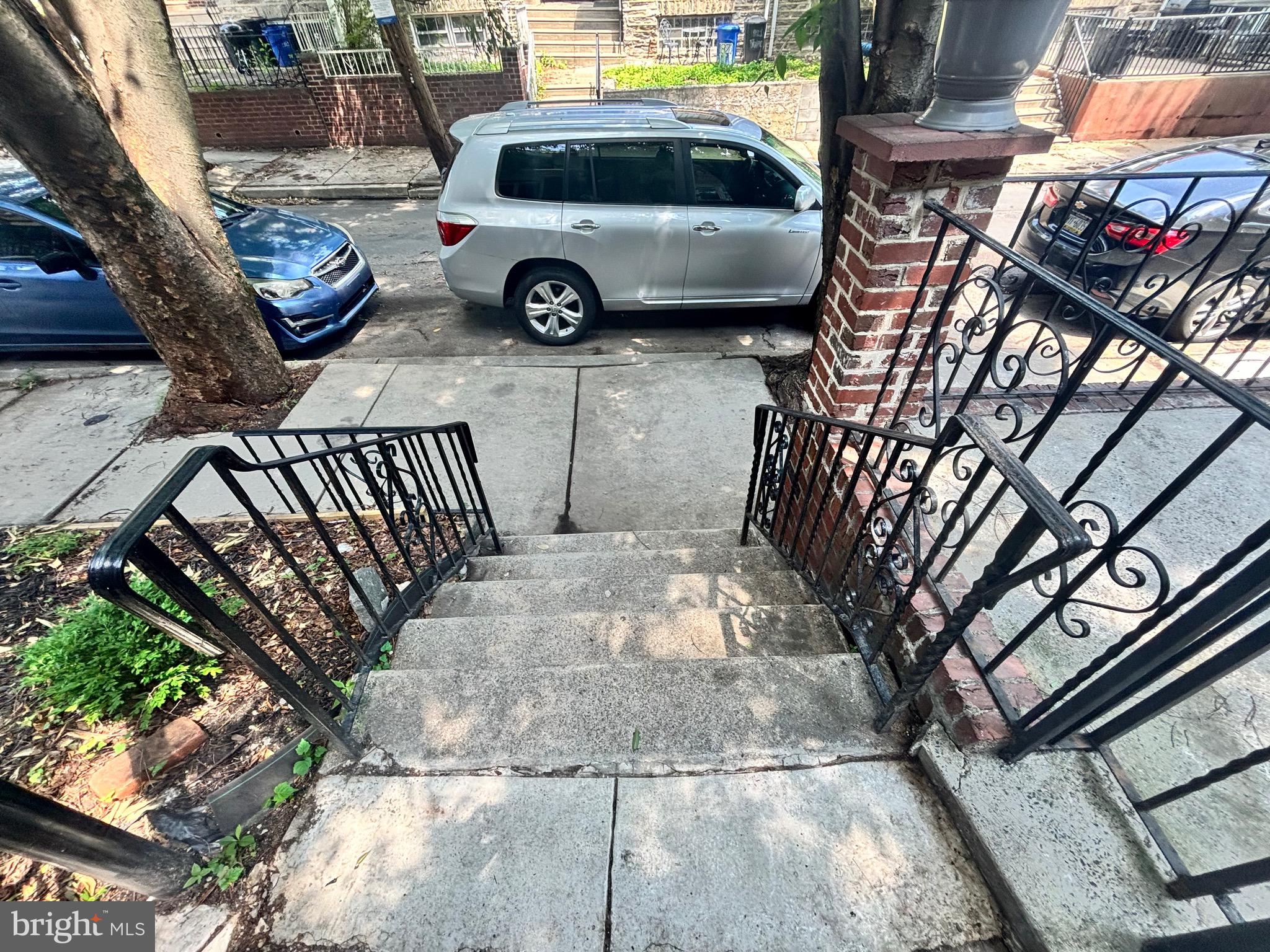 EAST OAK LANE - Residential
