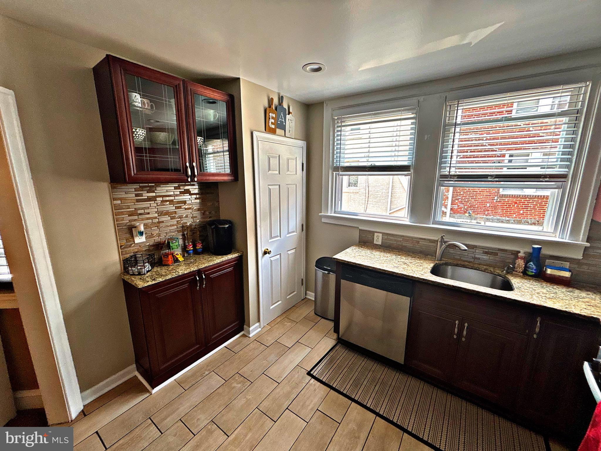 EAST OAK LANE - Residential