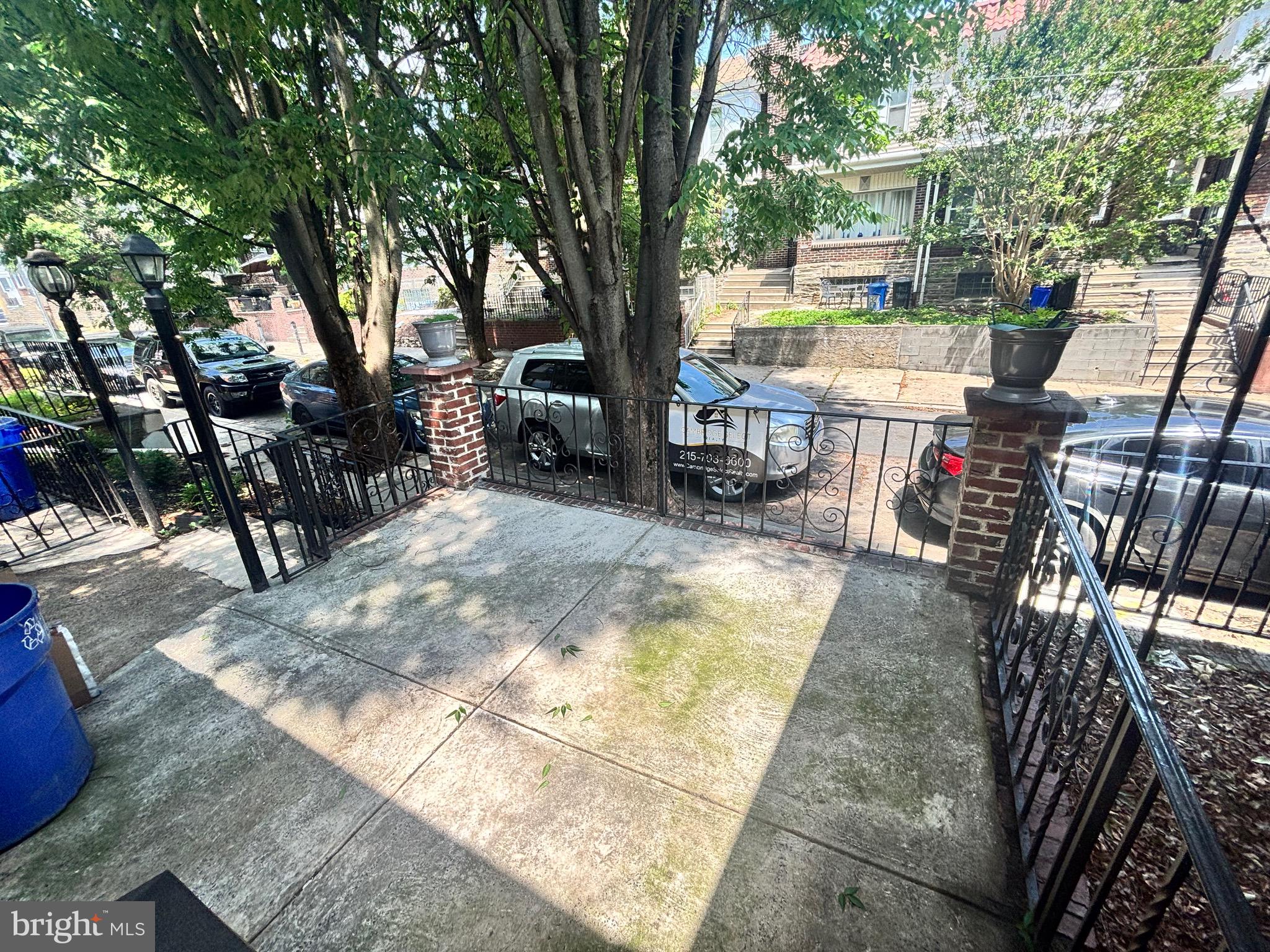 EAST OAK LANE - Residential