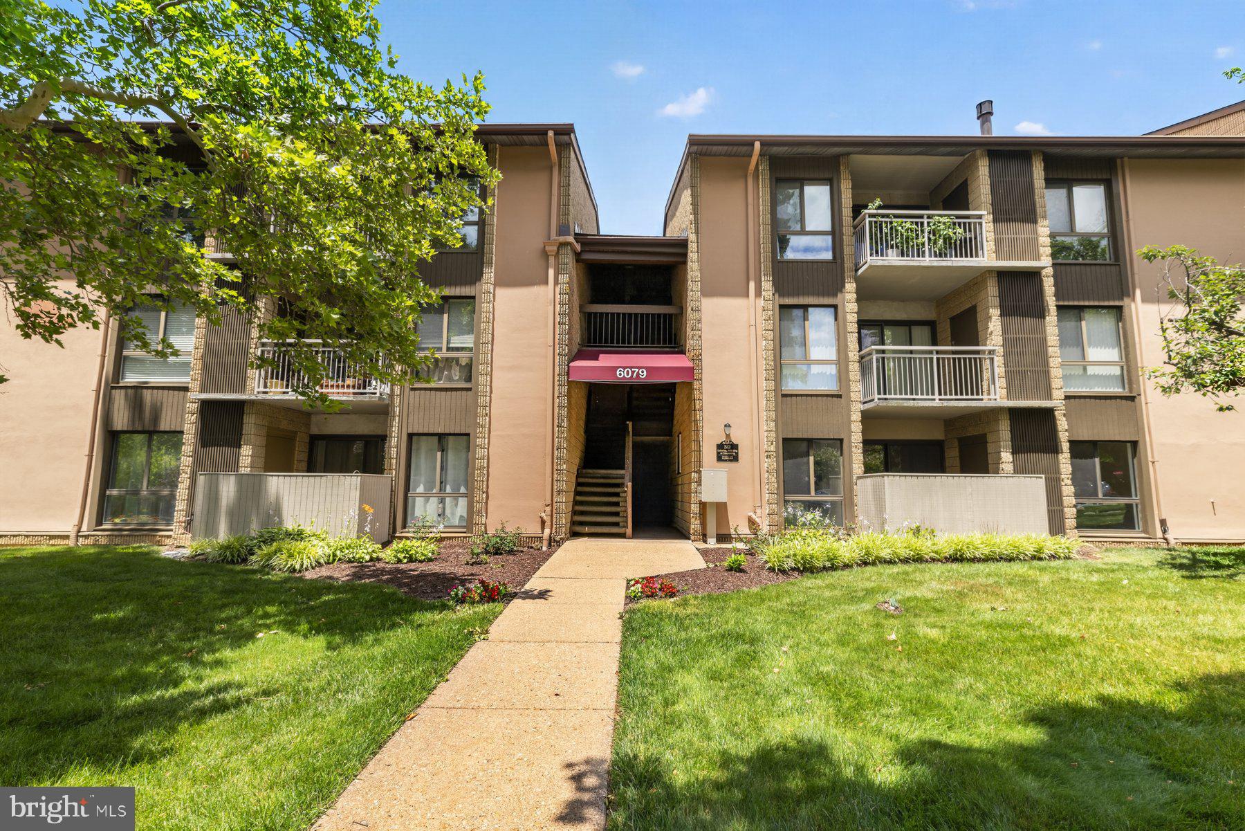 VILLAGE OF LONG REACH - Residential